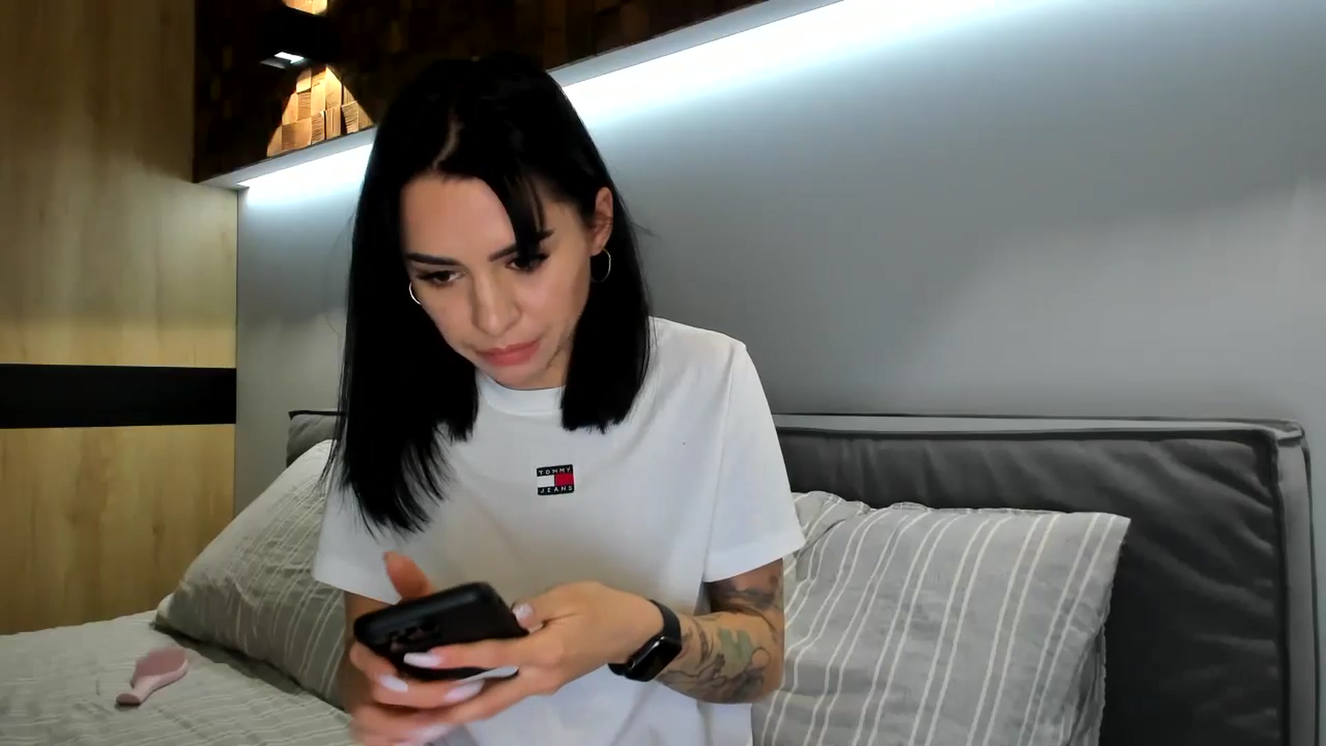 Gallery image thumbnail from swtAlterEgo's myfreecams stream on, 05/12/2024, 22:11 image 13 of 20