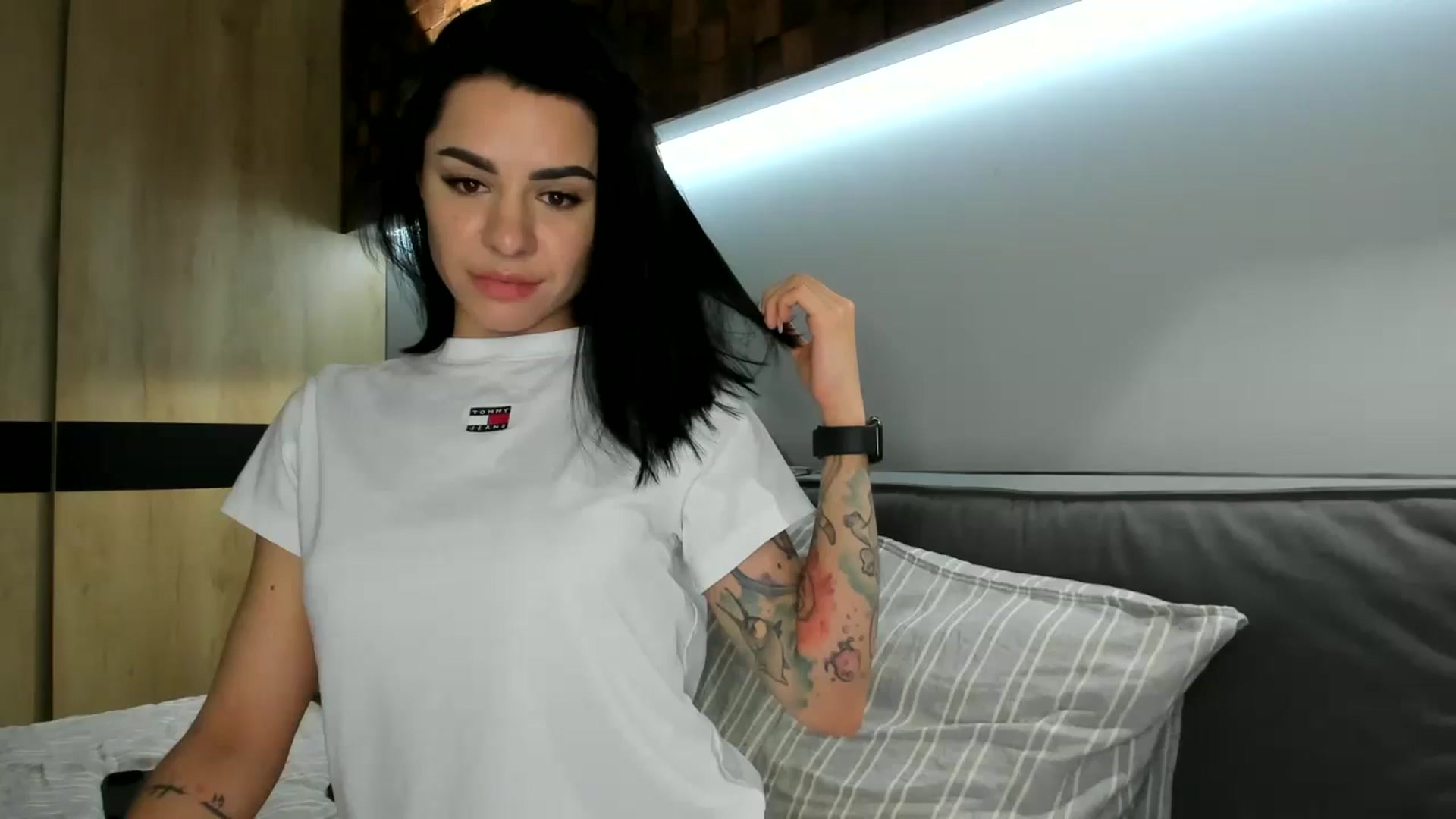 Gallery image thumbnail from swtAlterEgo's myfreecams stream on, 05/13/2024, 03:59 image 1 of 20