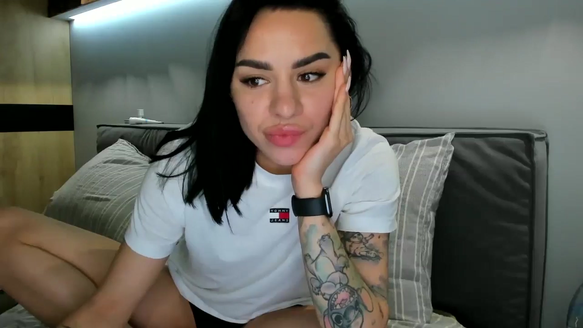 Gallery image thumbnail from swtAlterEgo's myfreecams stream on, 05/13/2024, 03:59 image 17 of 20