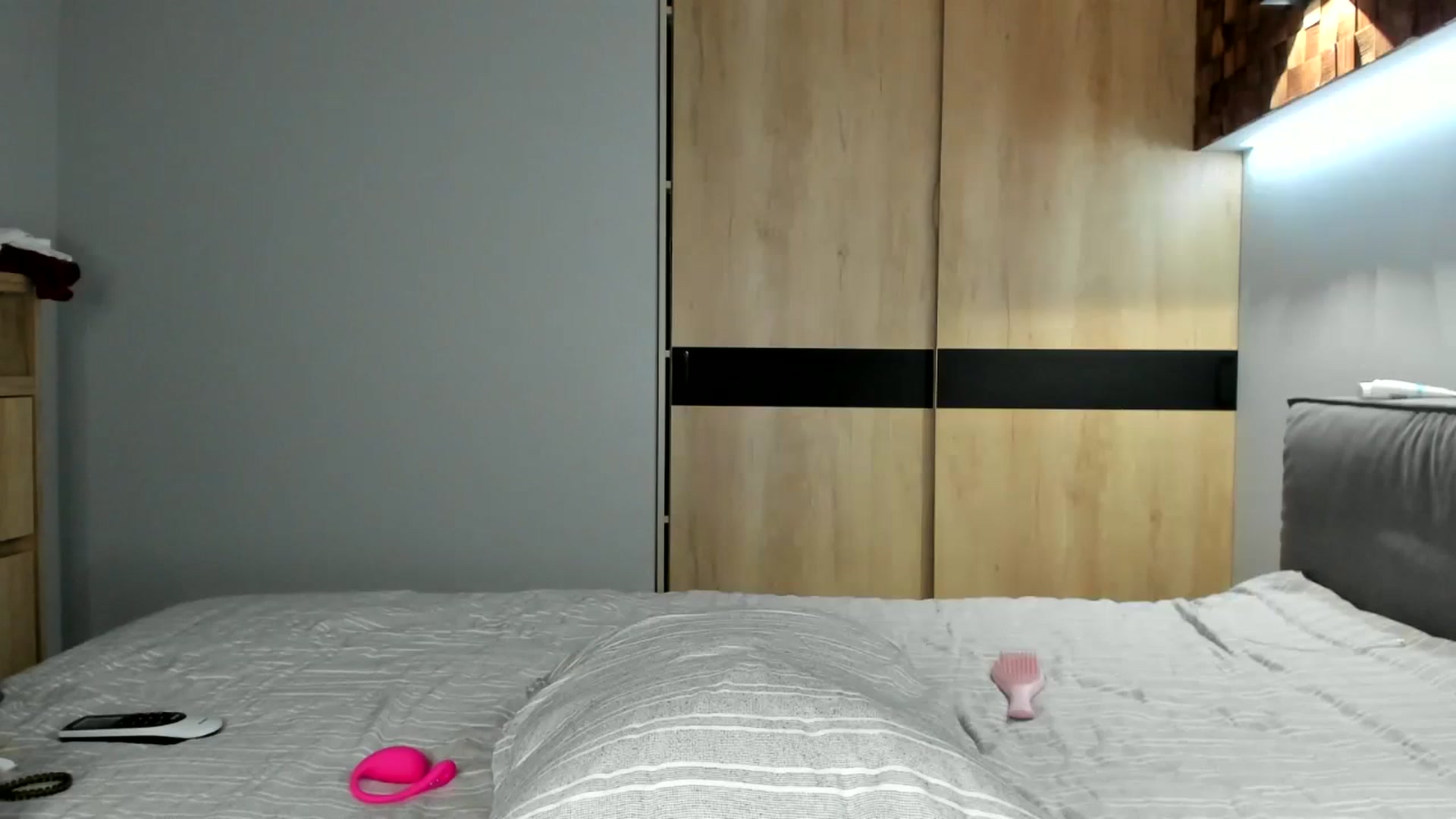 Gallery image thumbnail from swtAlterEgo's myfreecams stream on, 05/13/2024, 19:19 image 17 of 20