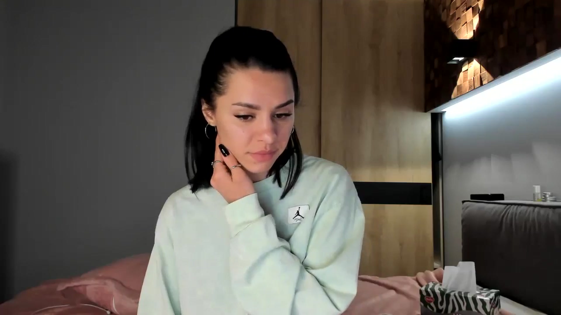 Gallery image thumbnail from swtAlterEgo's myfreecams stream on, 05/24/2024, 03:19 image 15 of 20