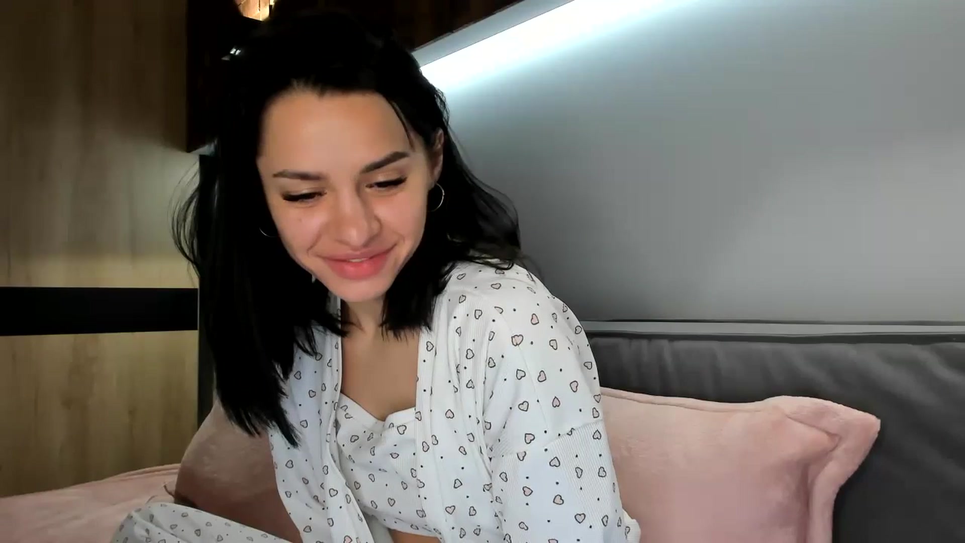 Gallery image thumbnail from swtAlterEgo's myfreecams stream on, 05/26/2024, 24:01 image 17 of 20