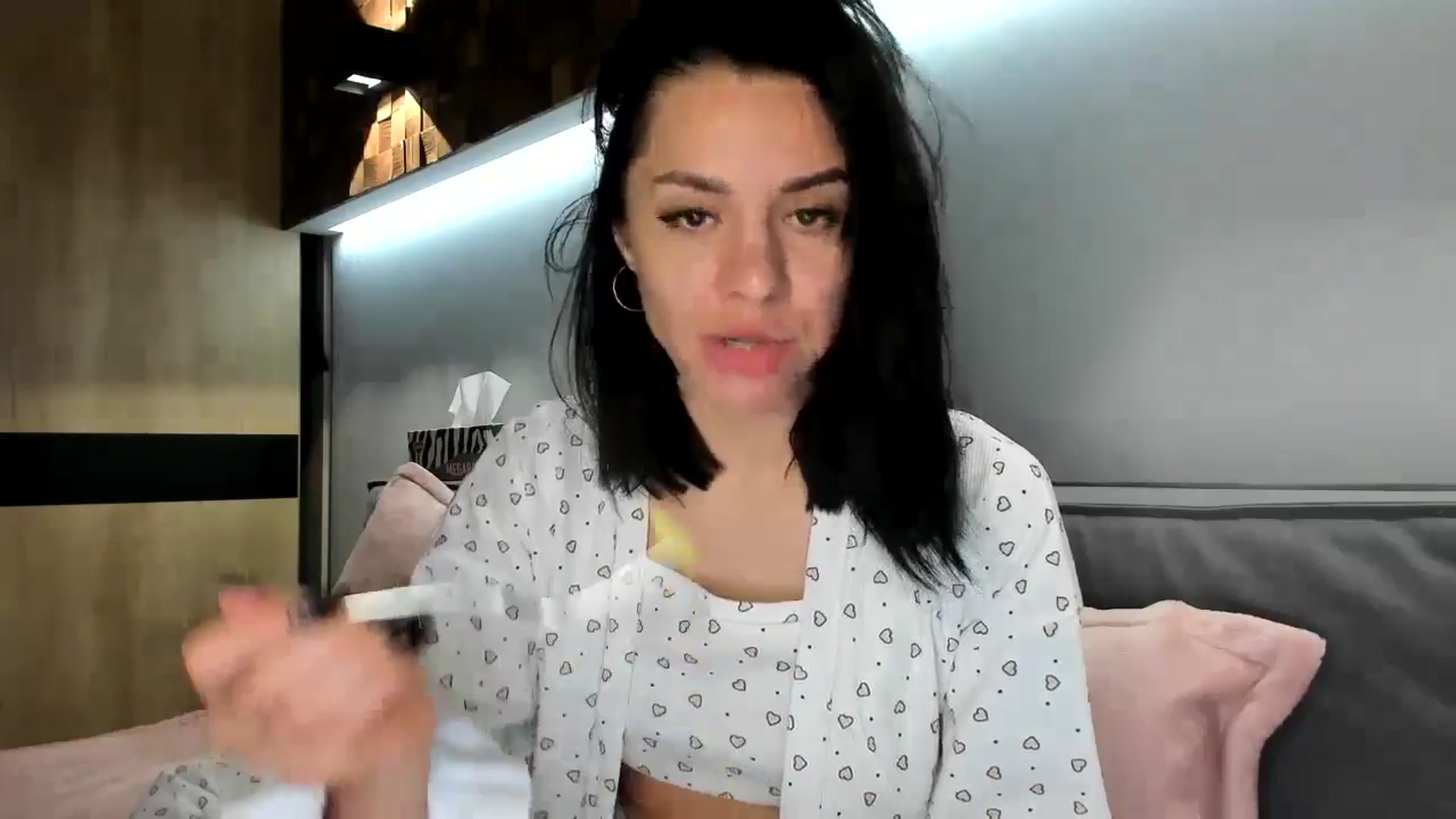 Gallery image thumbnail from swtAlterEgo's myfreecams stream on, 05/26/2024, 24:01 image 20 of 20