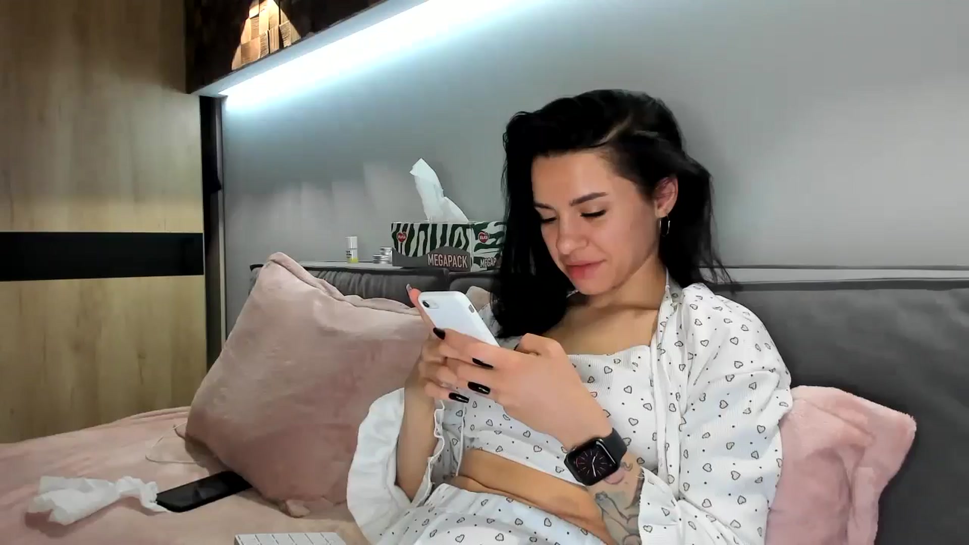 Gallery image thumbnail from swtAlterEgo's myfreecams stream on, 05/26/2024, 03:52 image 8 of 20