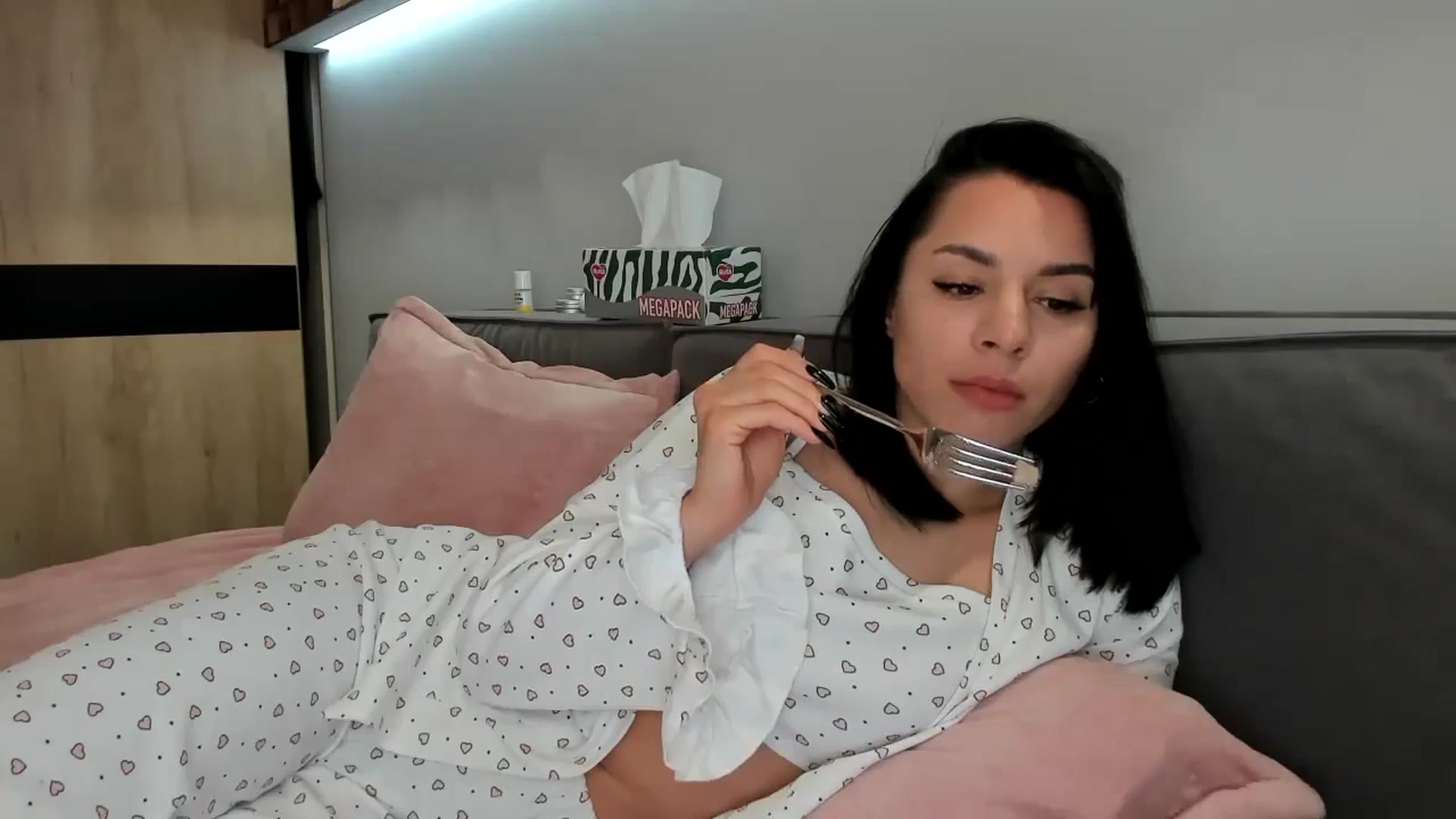 Gallery image thumbnail from swtAlterEgo's myfreecams stream on, 05/26/2024, 03:52 image 13 of 20