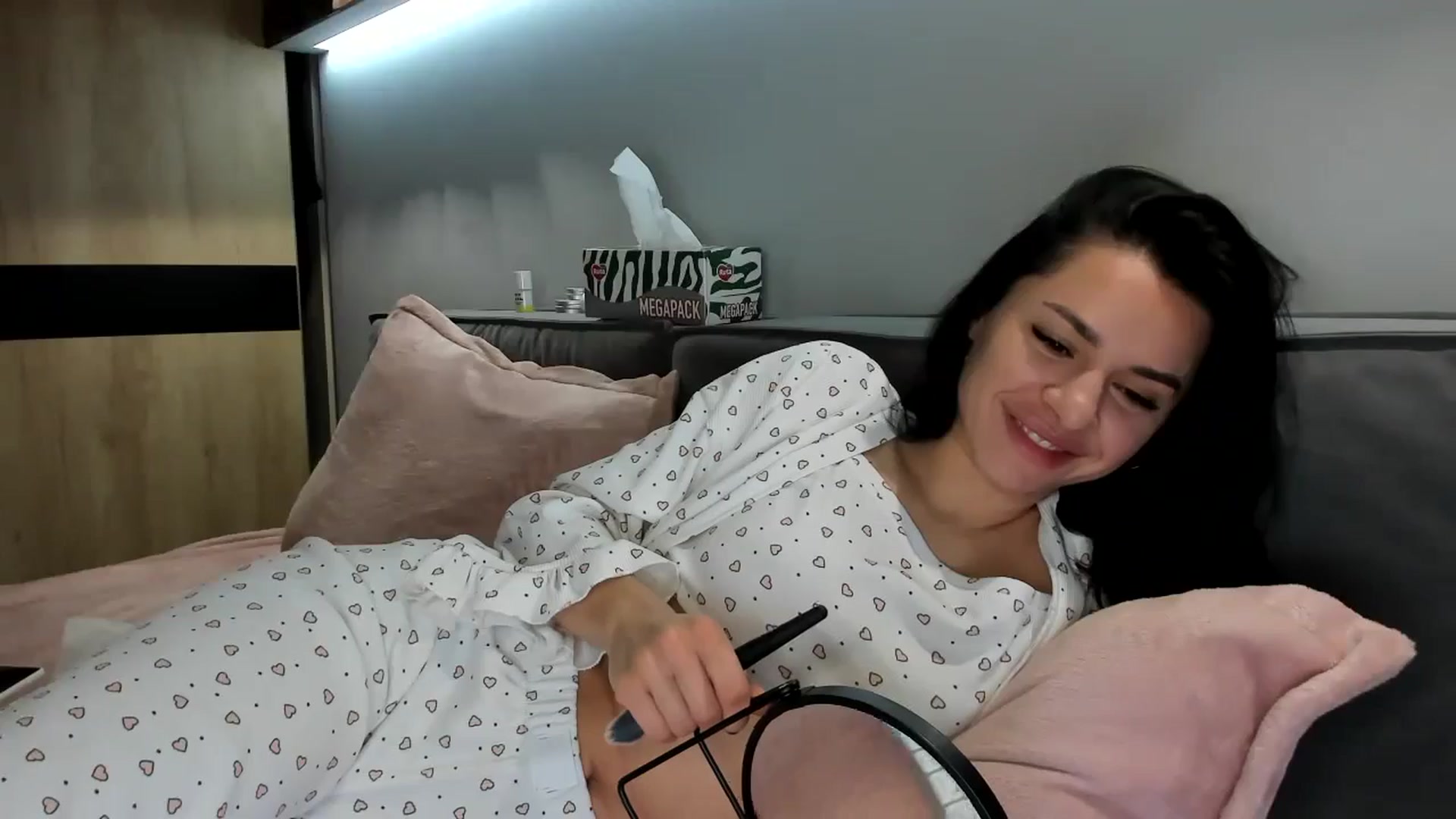 Gallery image thumbnail from swtAlterEgo's myfreecams stream on, 05/26/2024, 03:52 image 9 of 20