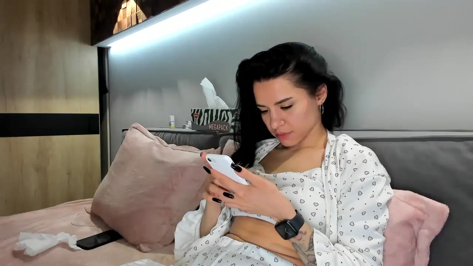Gallery image thumbnail from swtAlterEgo's myfreecams stream on, 05/26/2024, 03:52 image 7 of 20