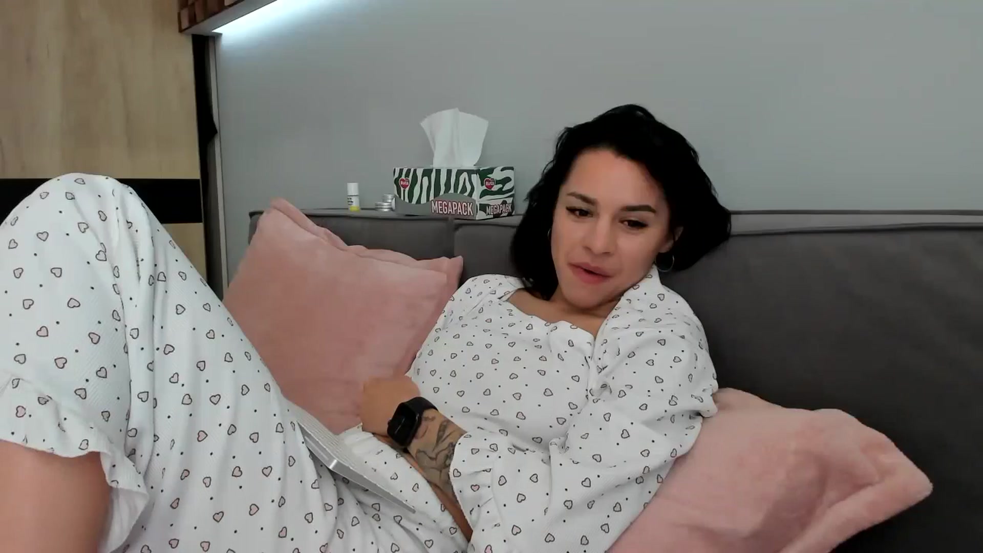 Gallery image thumbnail from swtAlterEgo's myfreecams stream on, 05/26/2024, 03:52 image 16 of 20