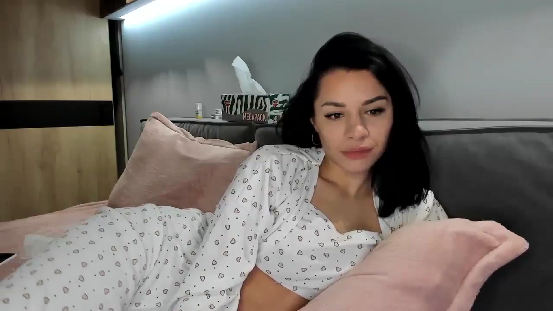Gallery image thumbnail from swtAlterEgo's myfreecams stream on, 05/26/2024, 03:52 image 10 of 20