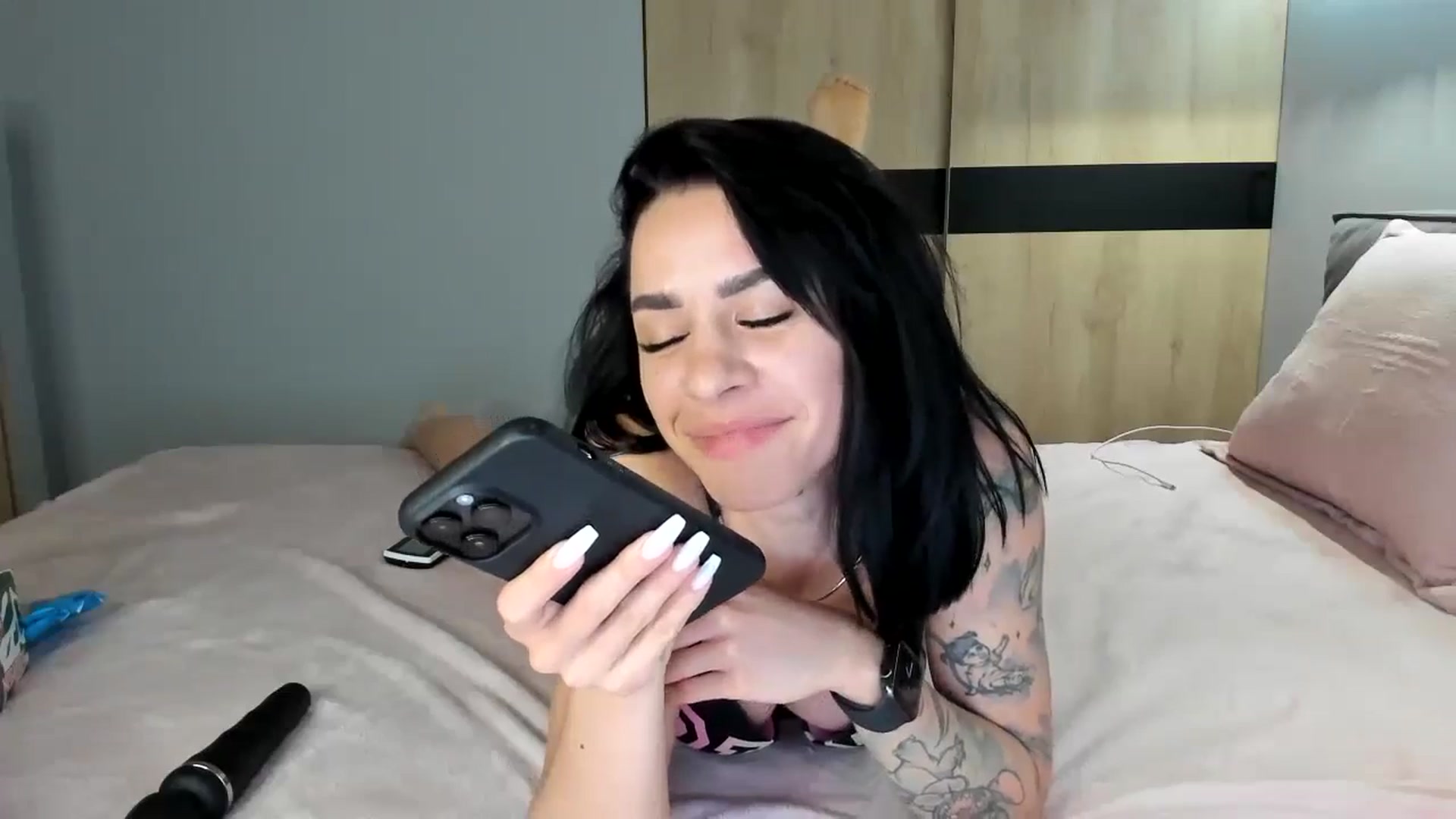 Gallery image thumbnail from swtAlterEgo's myfreecams stream on, 06/07/2024, 02:00 image 9 of 20
