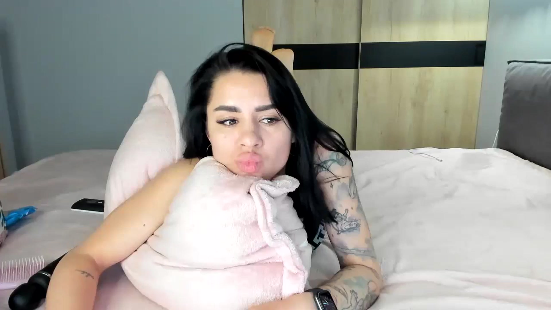 Gallery image thumbnail from swtAlterEgo's myfreecams stream on, 06/07/2024, 03:16 image 5 of 20
