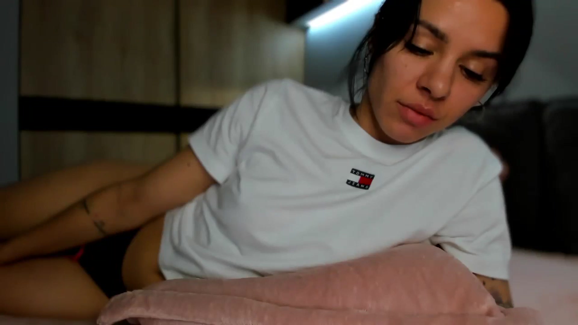 Gallery image thumbnail from swtAlterEgo's myfreecams stream on, 06/13/2024, 22:03 image 6 of 20