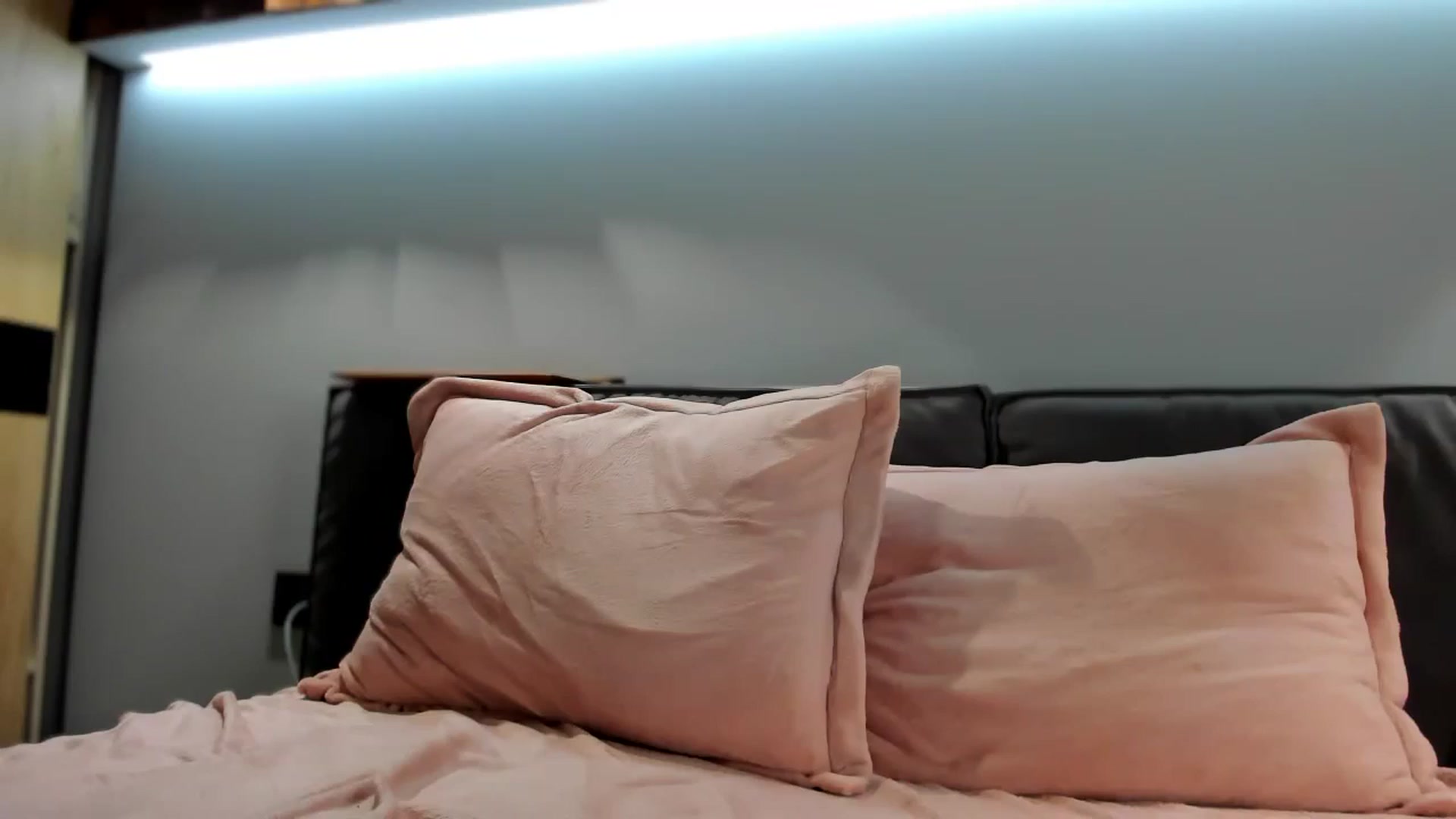 Gallery image thumbnail from swtAlterEgo's myfreecams stream on, 06/14/2024, 03:52 image 1 of 20