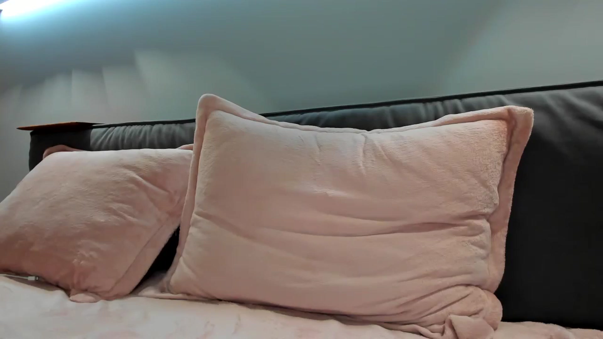 Gallery image thumbnail from swtAlterEgo's myfreecams stream on, 06/16/2024, 03:01 image 8 of 20