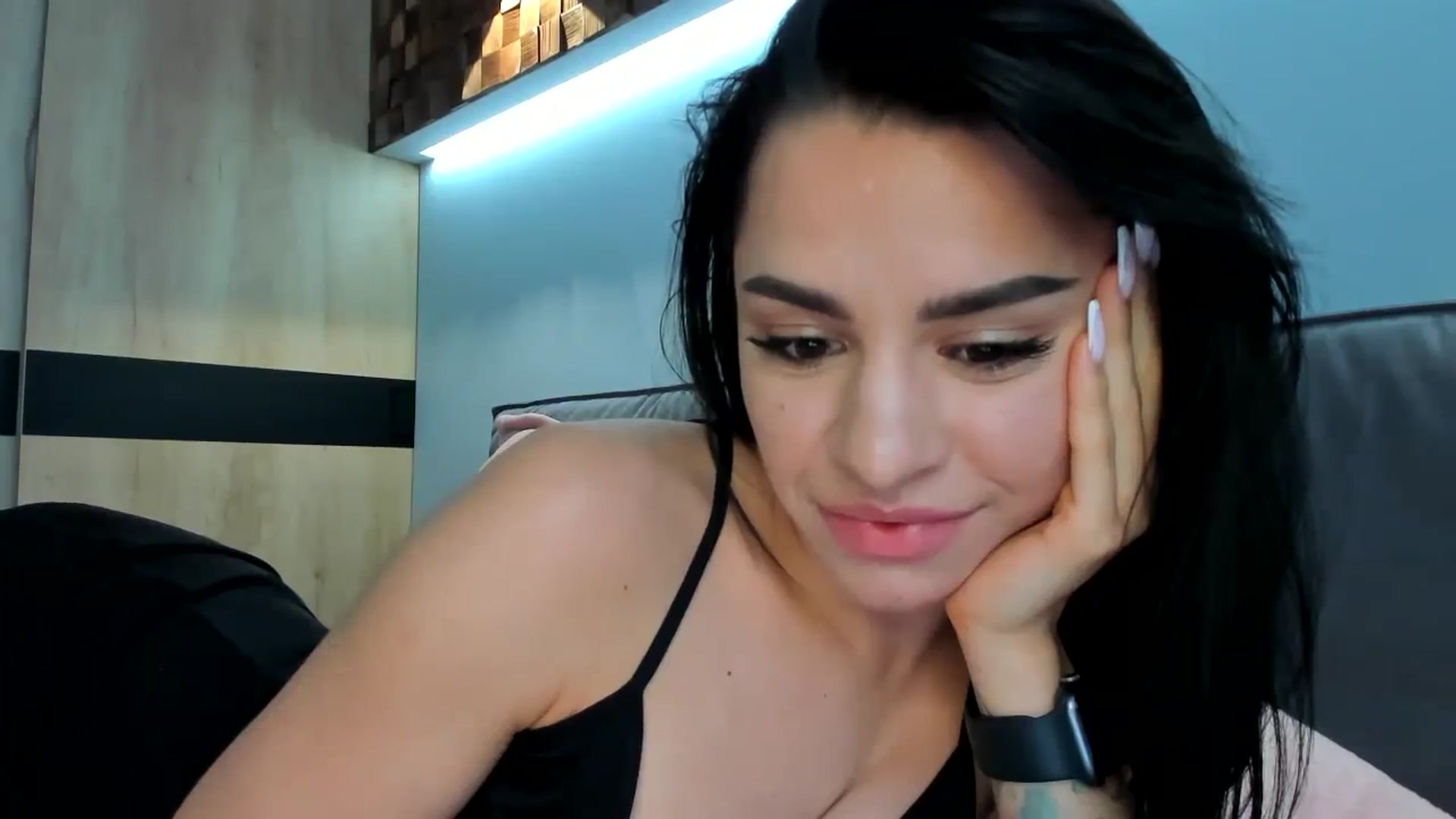 Gallery image thumbnail from swtAlterEgo's myfreecams stream on, 06/16/2024, 03:50 image 15 of 20