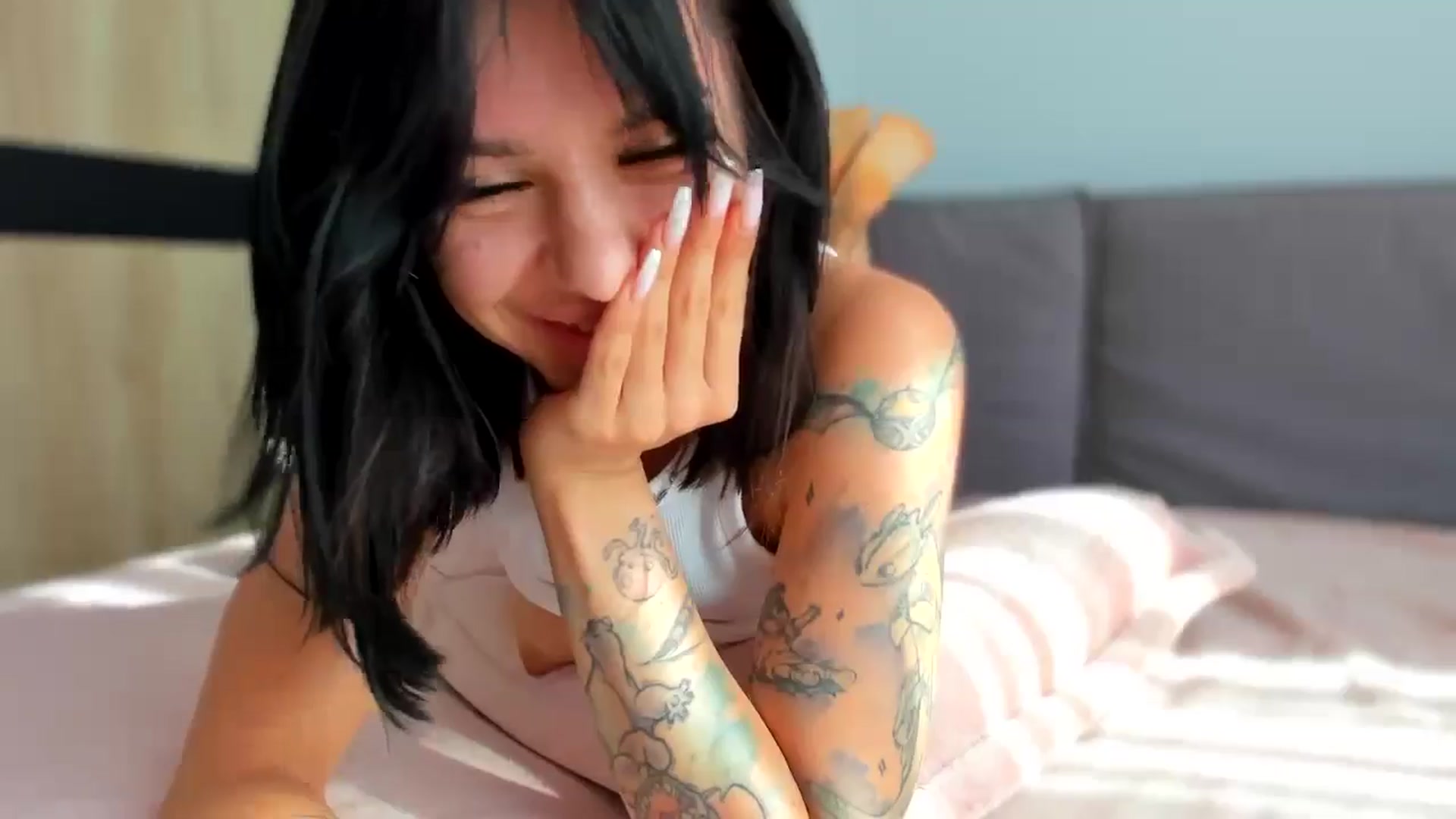 Gallery image thumbnail from swtAlterEgo's myfreecams stream on, 06/19/2024, 06:08 image 20 of 20