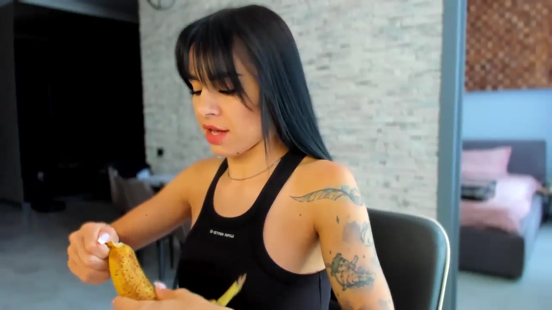 Gallery image thumbnail from swtAlterEgo's myfreecams stream on, 06/21/2024, 12:38 image 12 of 20