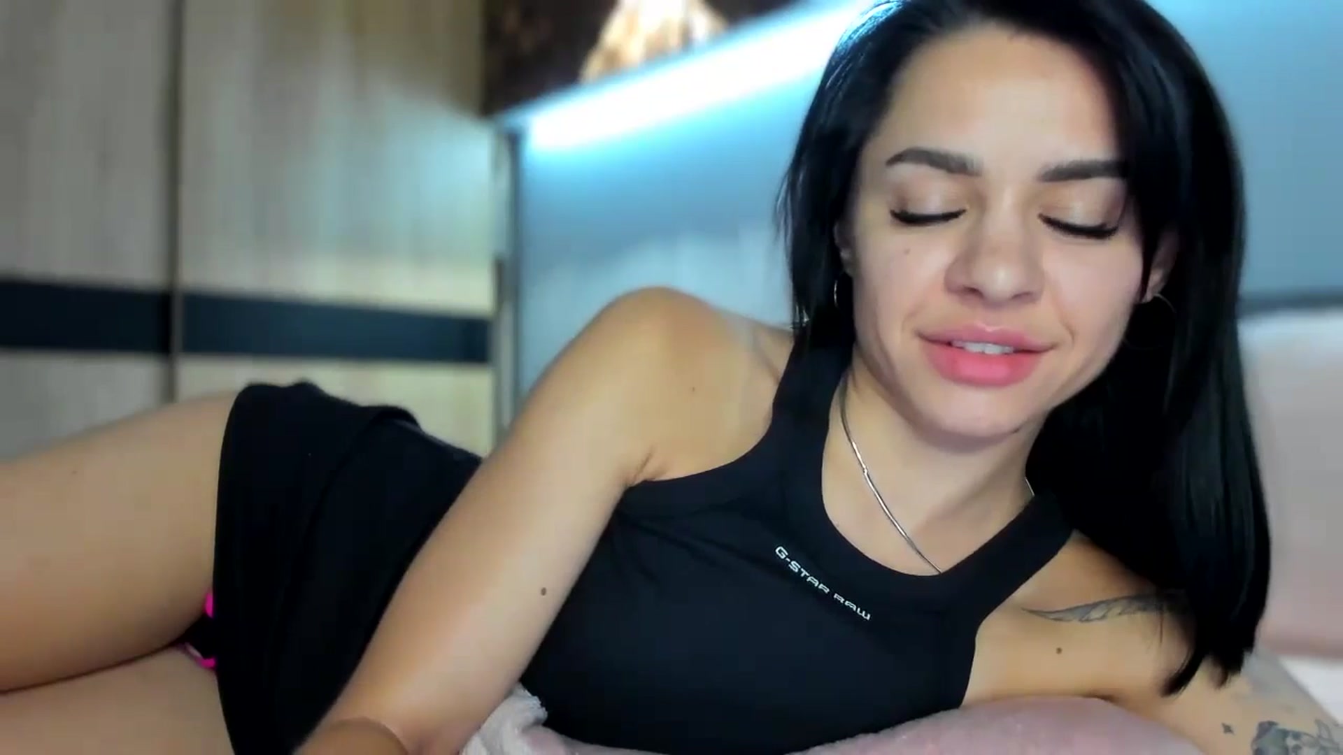 Gallery image thumbnail from swtAlterEgo's myfreecams stream on, 06/21/2024, 19:53 image 18 of 20
