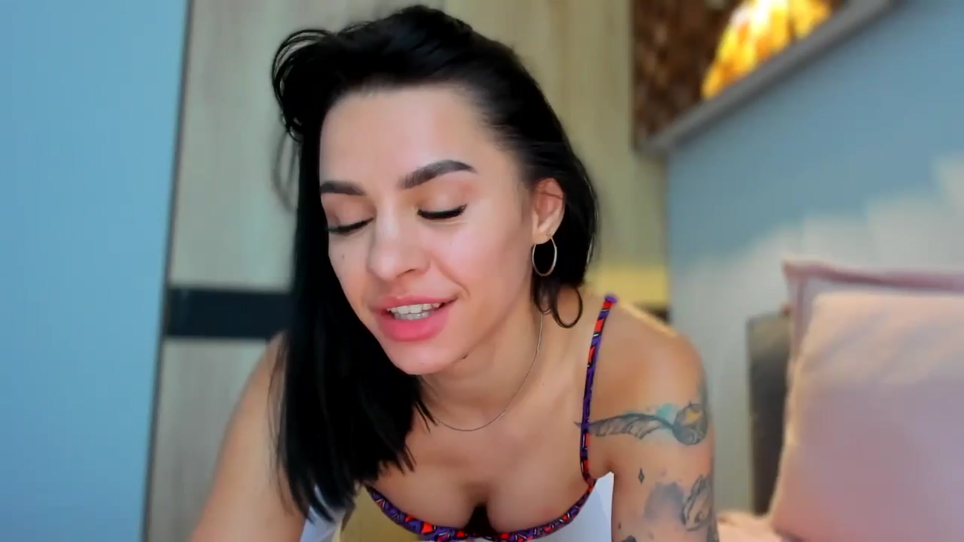Gallery image thumbnail from swtAlterEgo's myfreecams stream on, 06/24/2024, 19:29 image 3 of 20