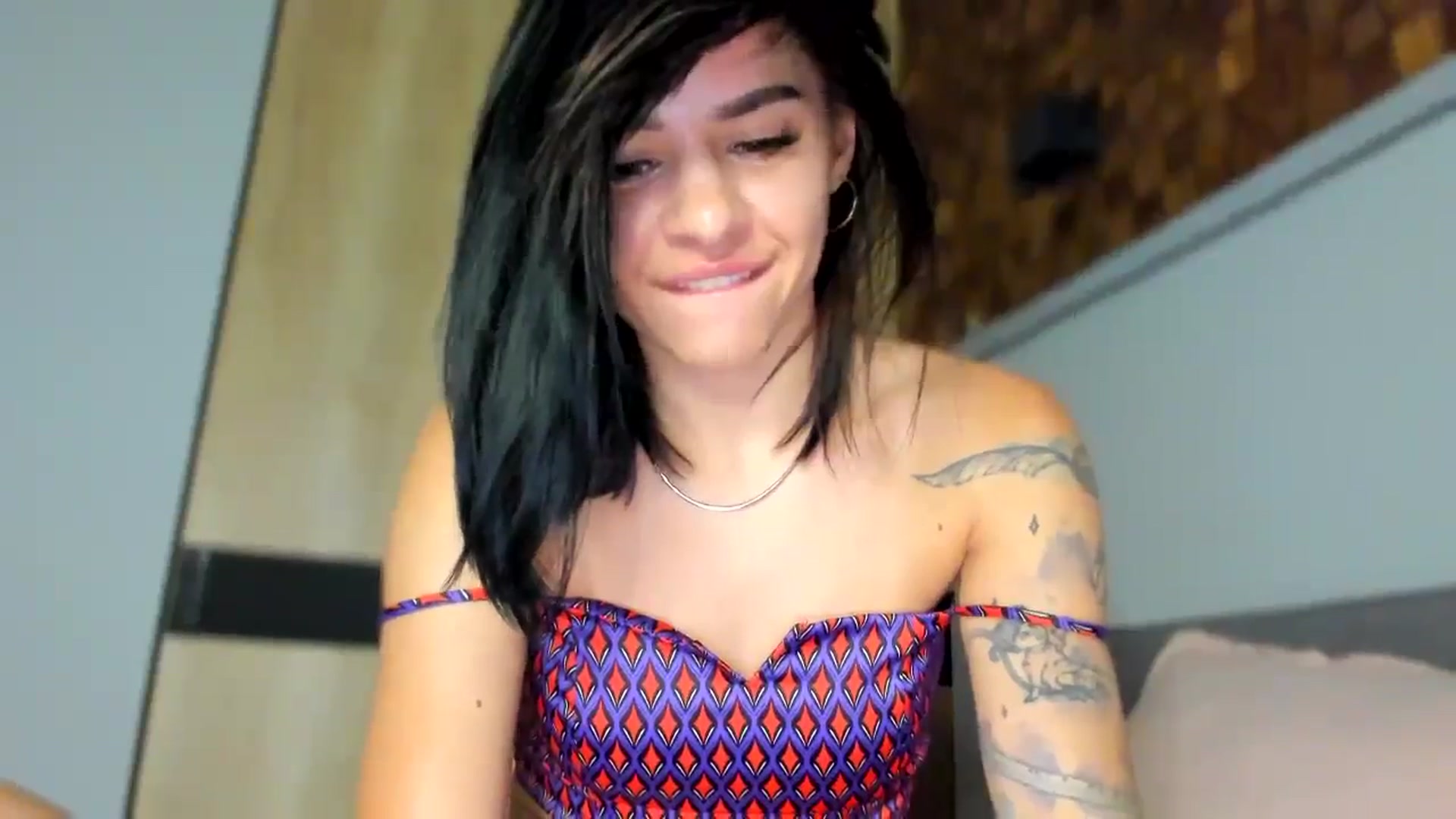 Gallery image thumbnail from swtAlterEgo's myfreecams stream on, 06/24/2024, 20:21 image 16 of 20