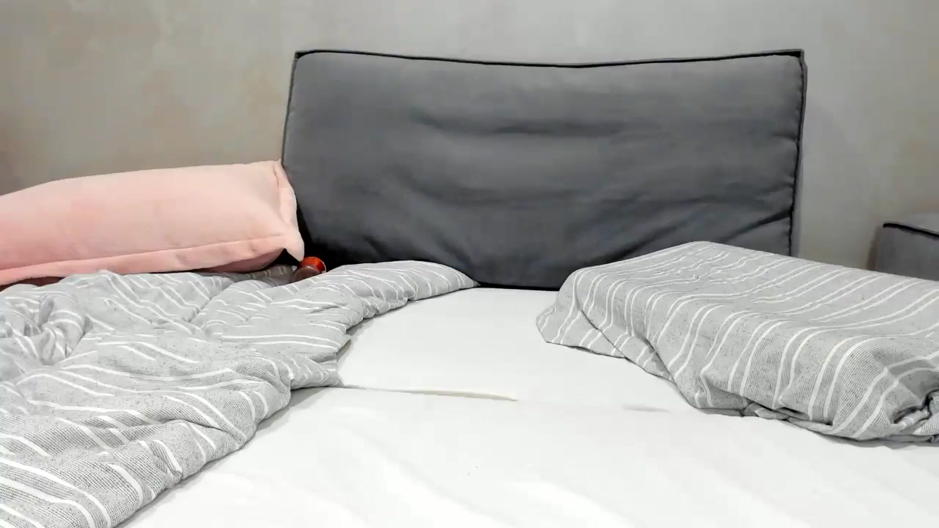 Gallery image thumbnail from swtAlterEgo's myfreecams stream on, 06/30/2024, 12:08 image 12 of 20