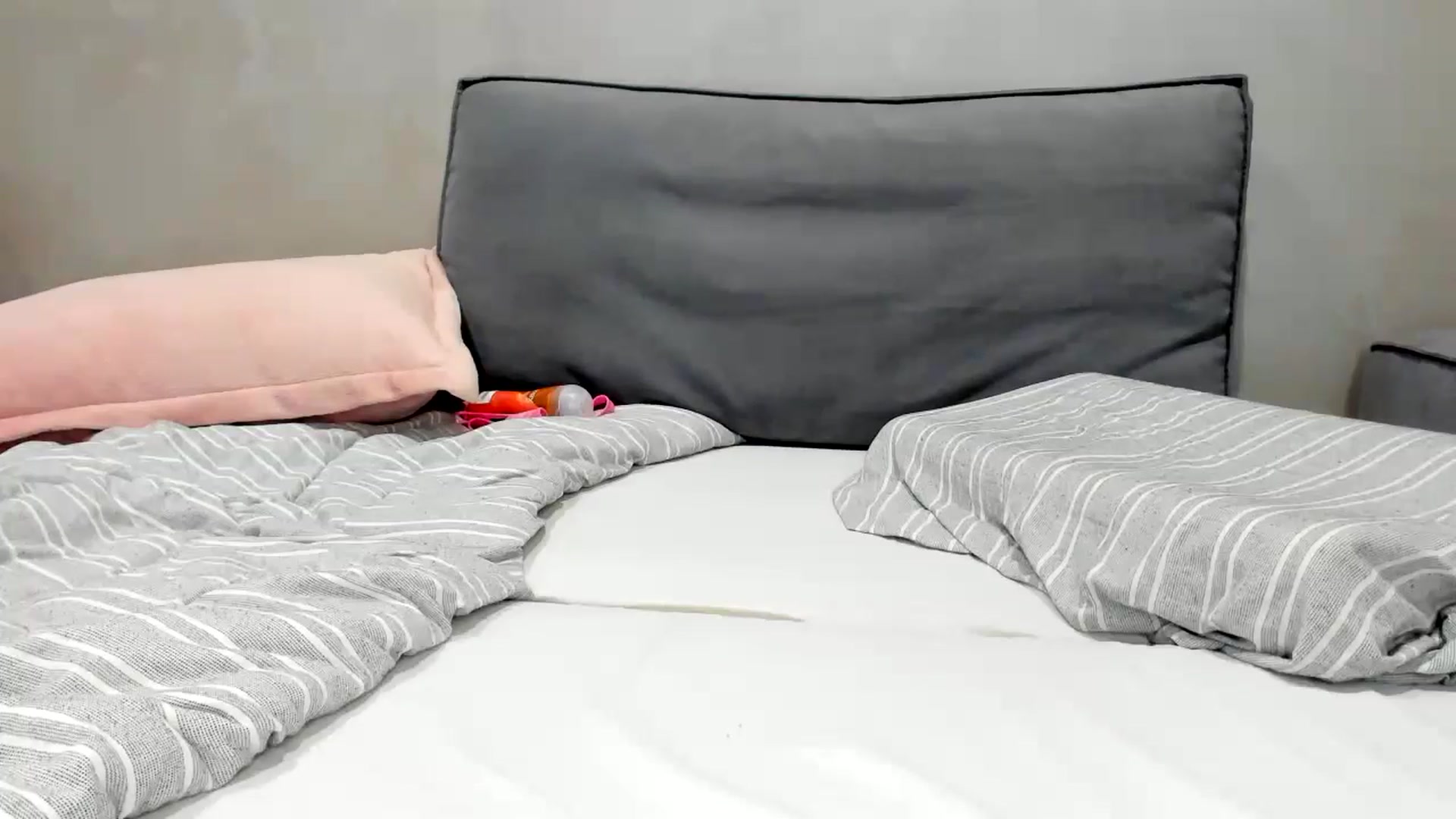 Gallery image thumbnail from swtAlterEgo's myfreecams stream on, 06/30/2024, 12:08 image 8 of 20