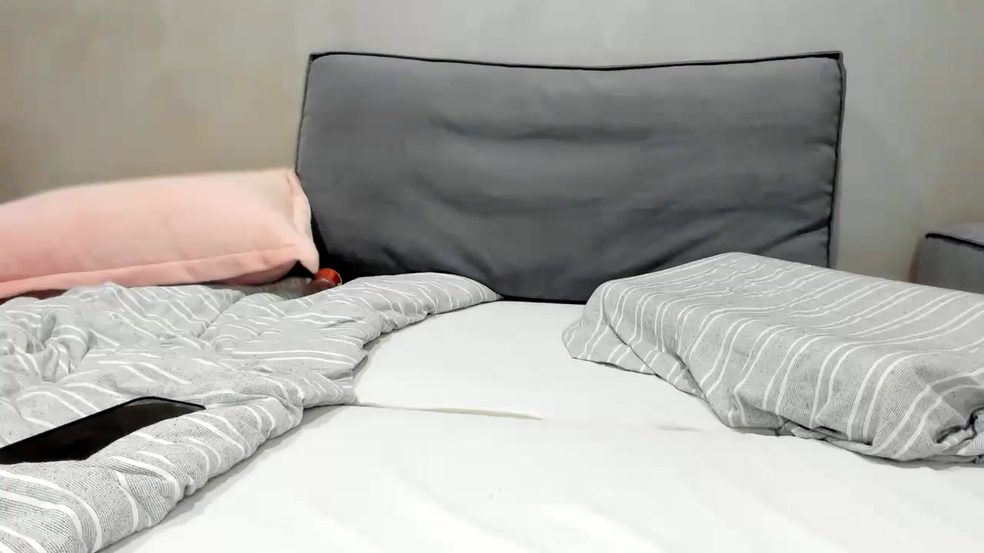 Gallery image thumbnail from swtAlterEgo's myfreecams stream on, 06/30/2024, 12:08 image 10 of 20