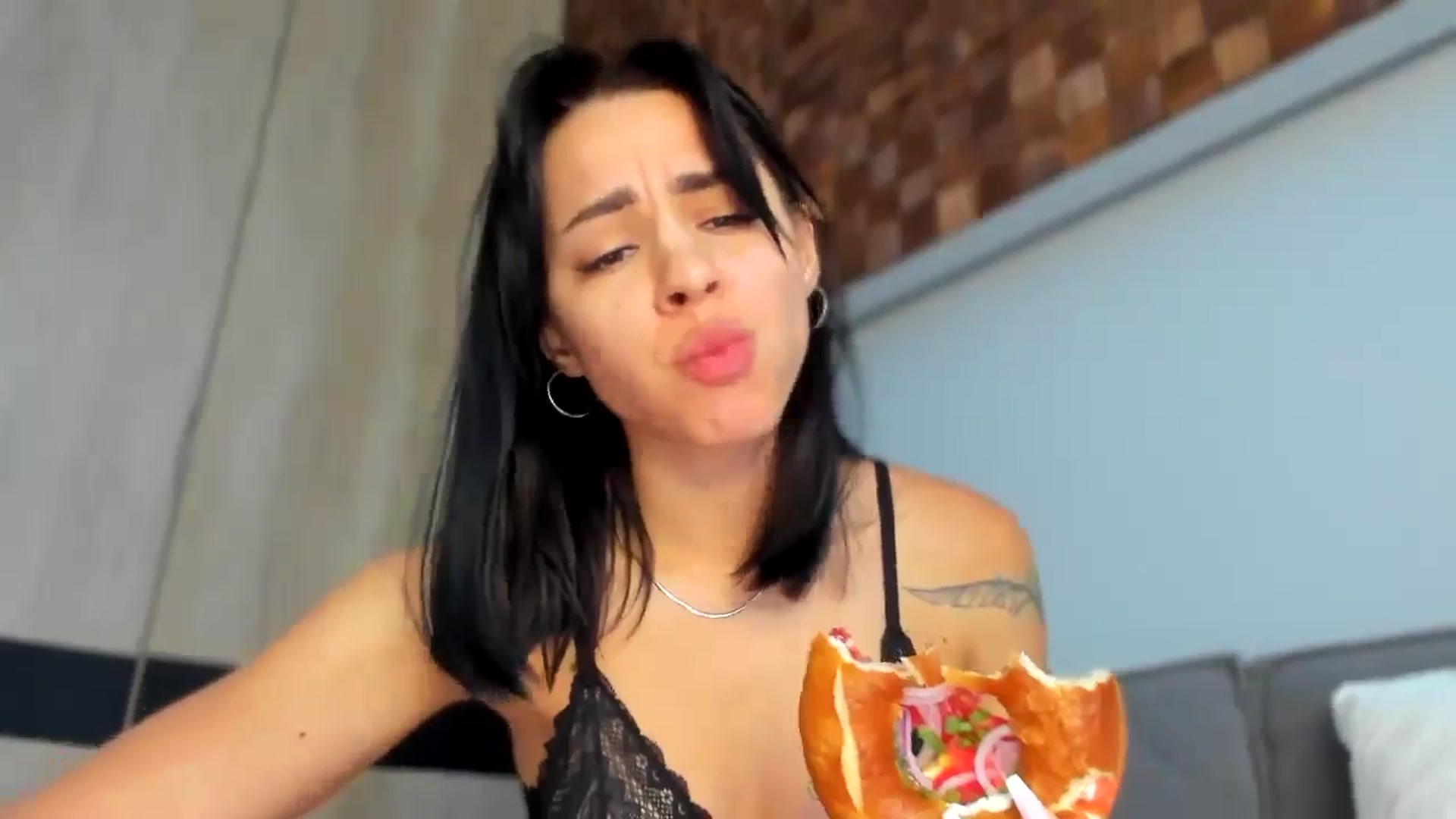 Gallery image thumbnail from swtAlterEgo's myfreecams stream on, 07/03/2024, 18:43 image 8 of 20