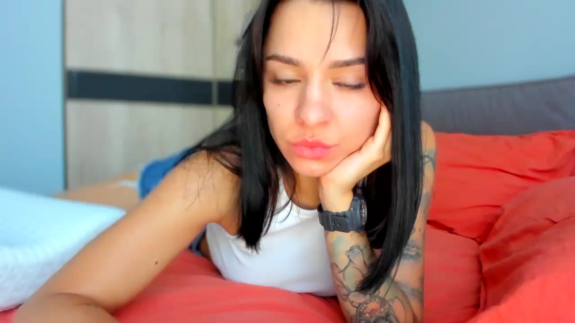 Gallery image thumbnail from swtAlterEgo's myfreecams stream on, 07/19/2024, 17:20 image 4 of 20