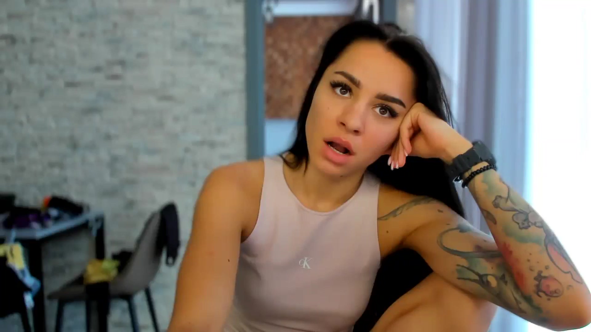 Gallery image thumbnail from swtAlterEgo's myfreecams stream on, 07/31/2024, 12:56 image 11 of 20