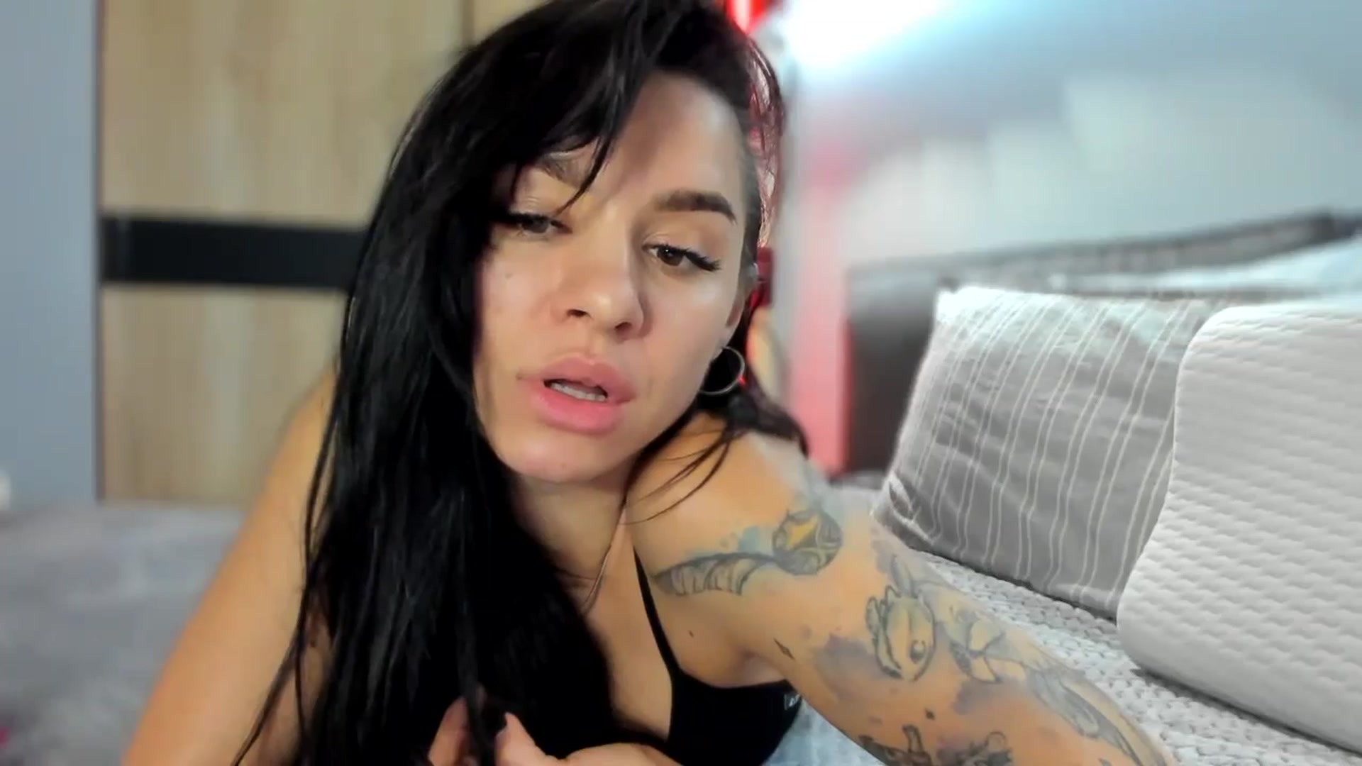 Gallery image thumbnail from swtAlterEgo's myfreecams stream on, 10/03/2024, 23:54 image 16 of 20