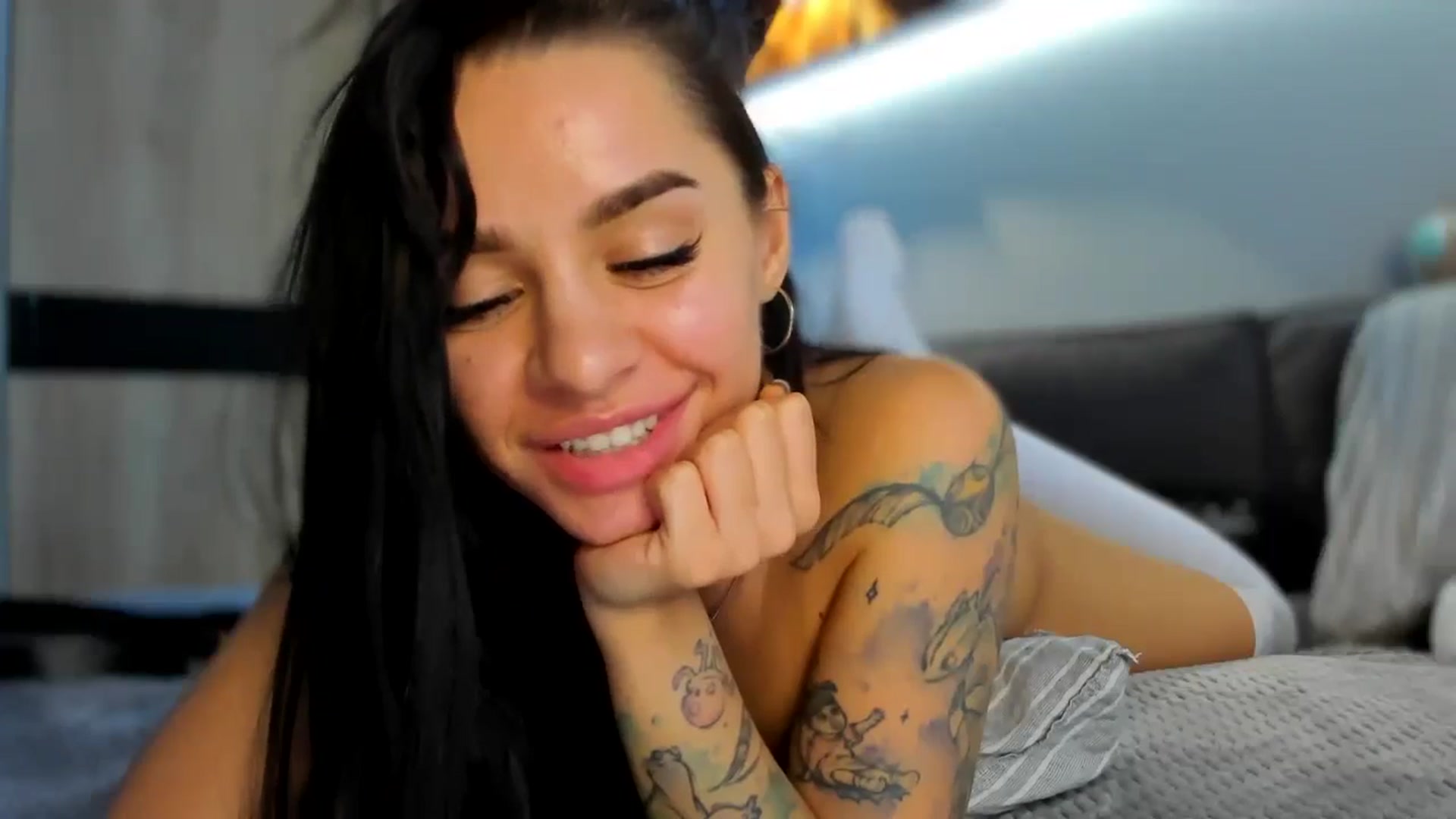 Gallery image thumbnail from swtAlterEgo's myfreecams stream on, 10/04/2024, 15:30 image 6 of 20