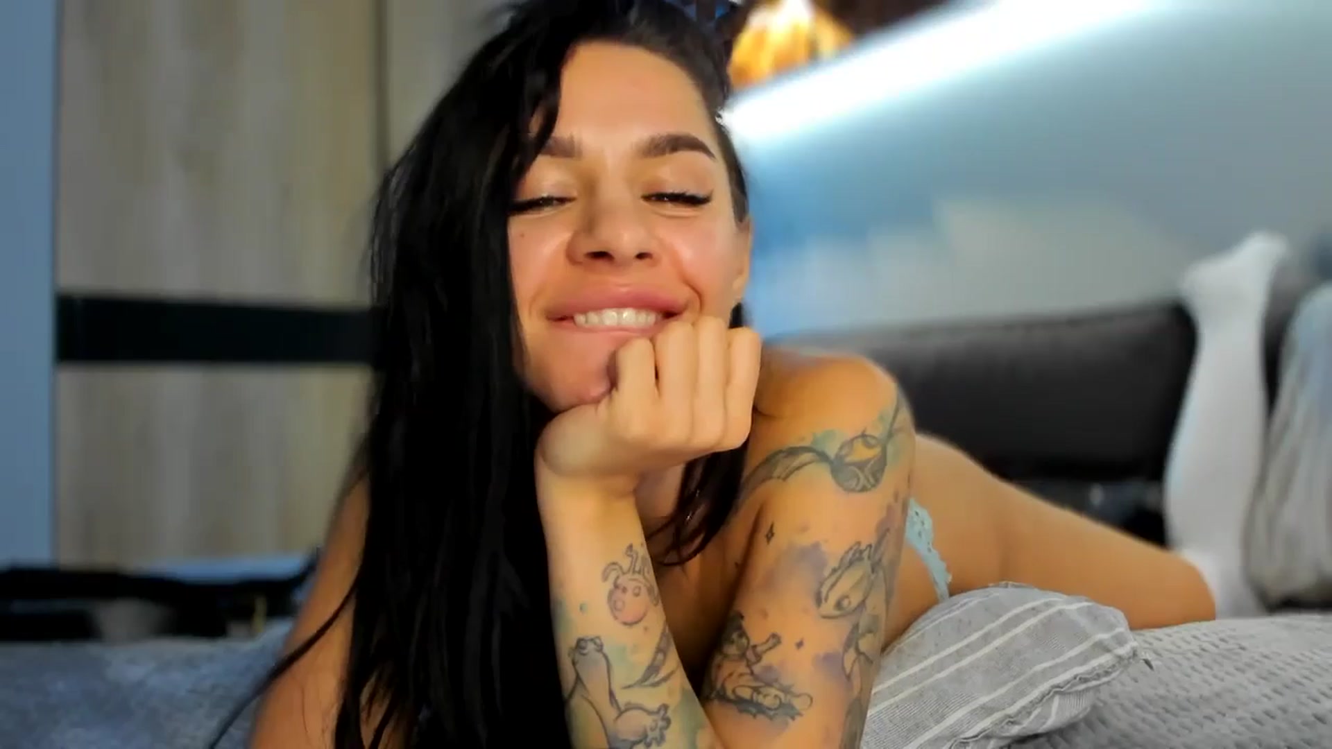 Gallery image thumbnail from swtAlterEgo's myfreecams stream on, 10/04/2024, 15:30 image 16 of 20