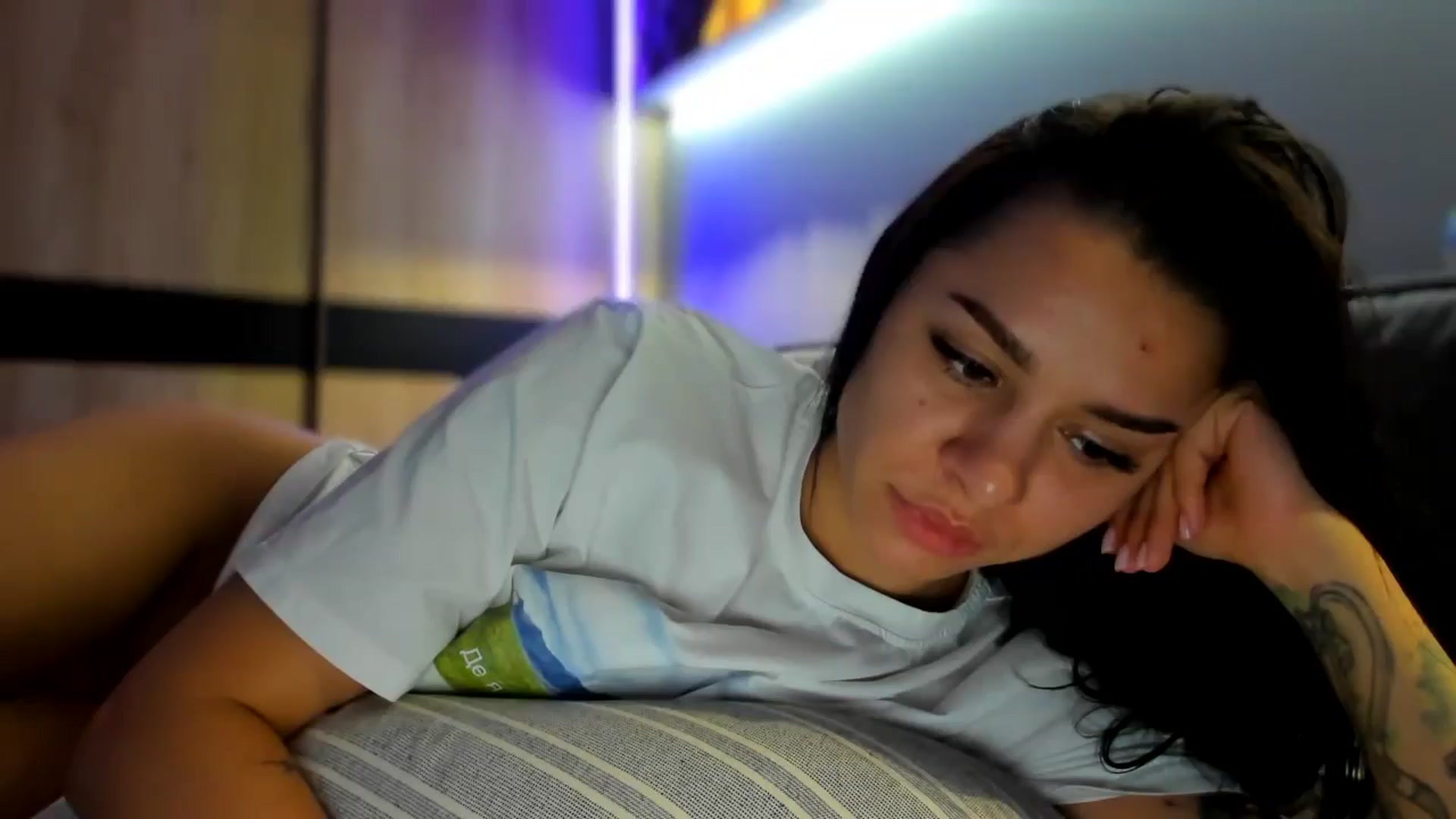 Gallery image thumbnail from swtAlterEgo's myfreecams stream on, 10/08/2024, 01:14 image 14 of 20