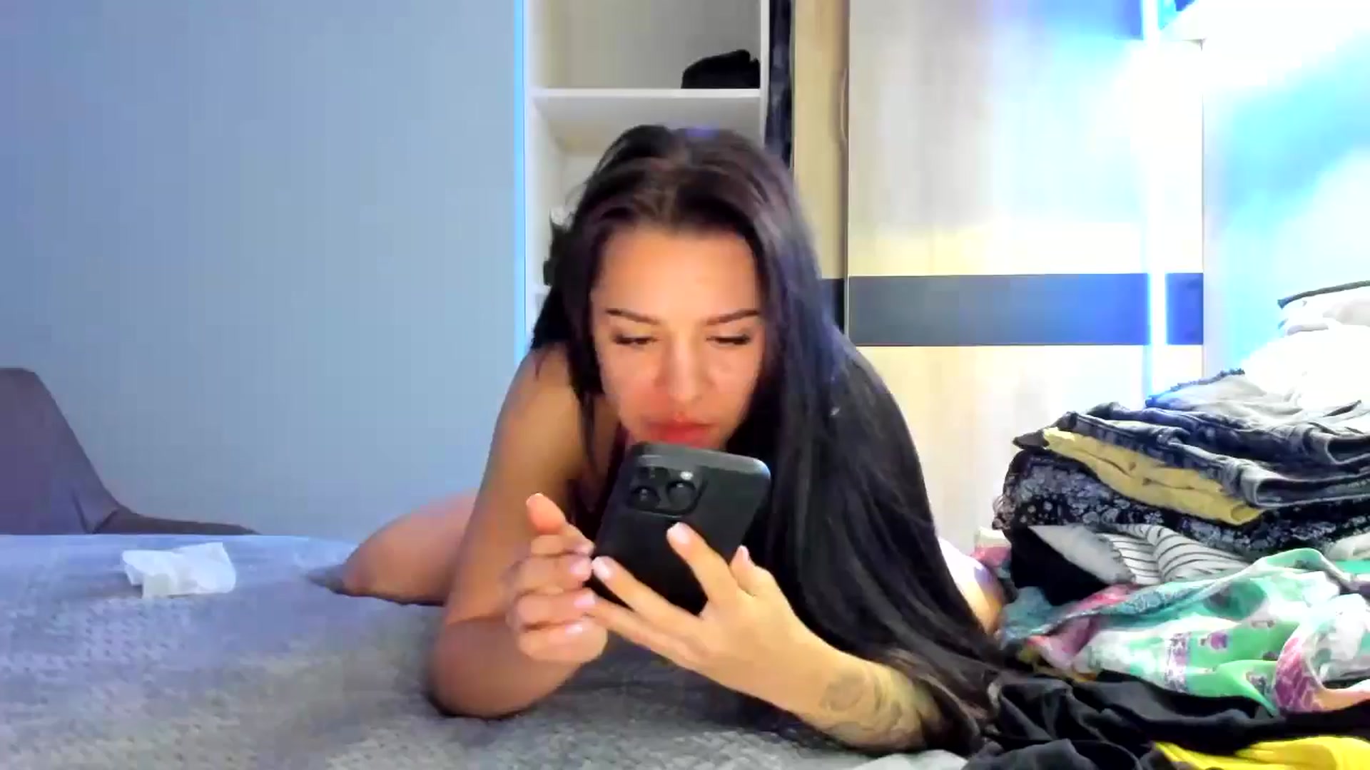 Gallery image thumbnail from swtAlterEgo's myfreecams stream on, 10/10/2024, 24:01 image 13 of 20