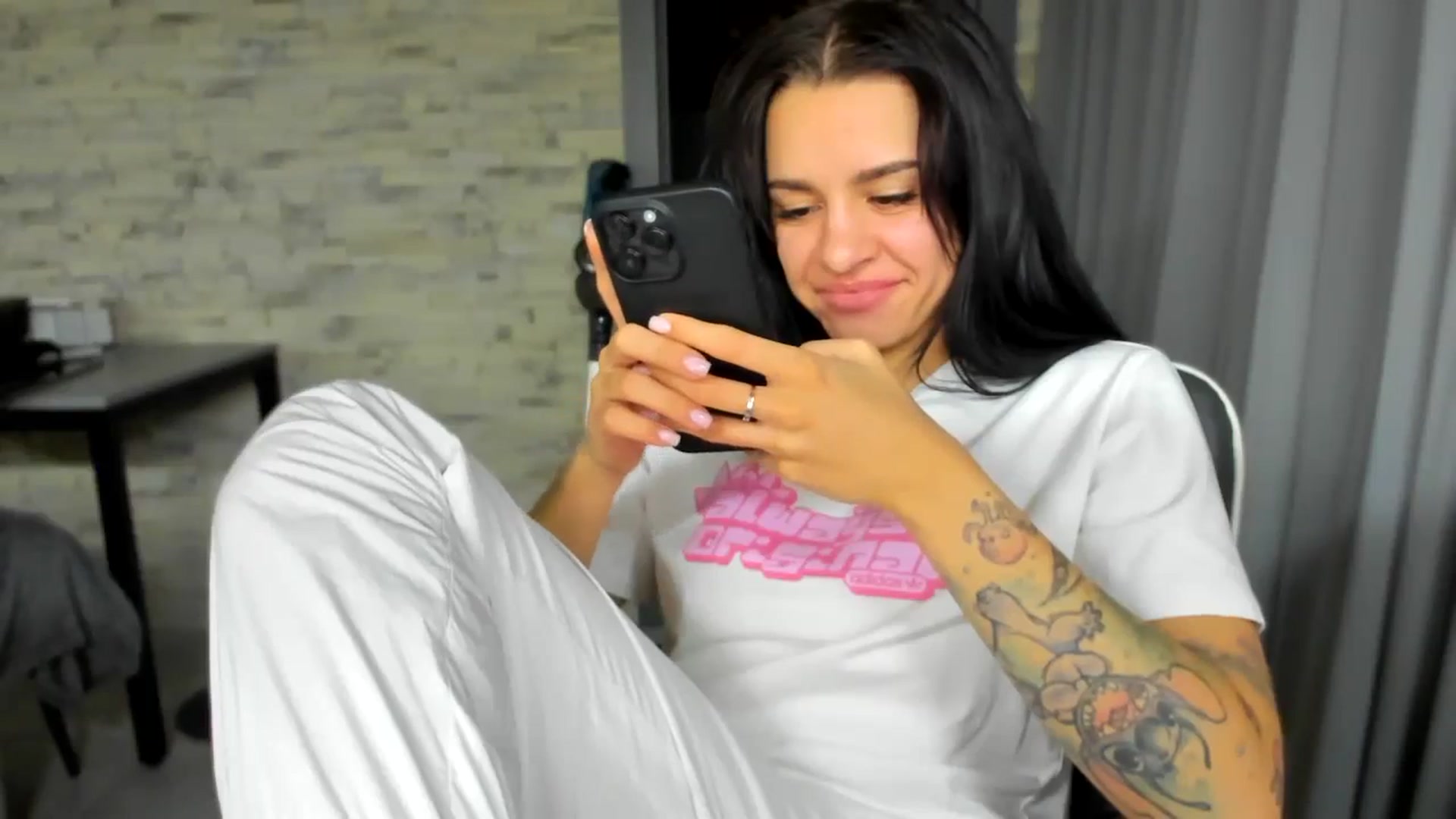Gallery image thumbnail from swtAlterEgo's myfreecams stream on, 10/13/2024, 22:27 image 8 of 20