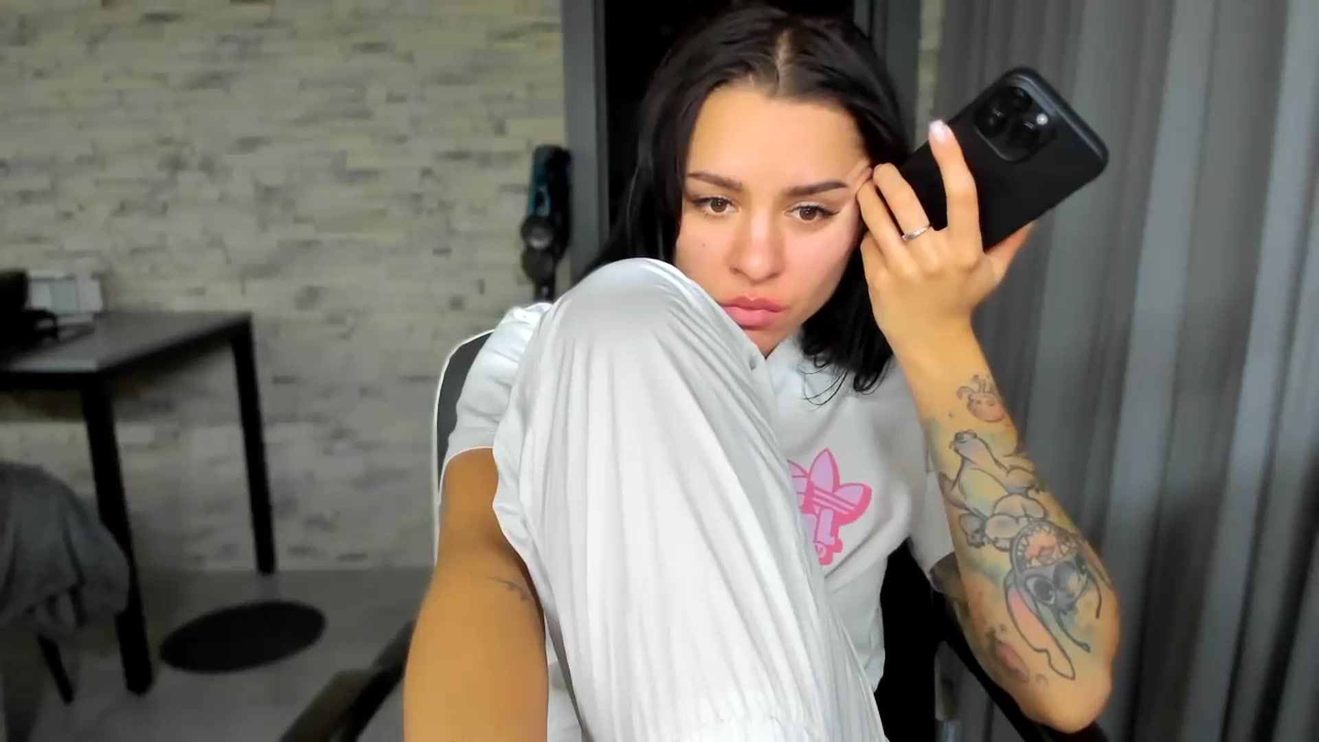 Gallery image thumbnail from swtAlterEgo's myfreecams stream on, 10/13/2024, 22:27 image 9 of 20