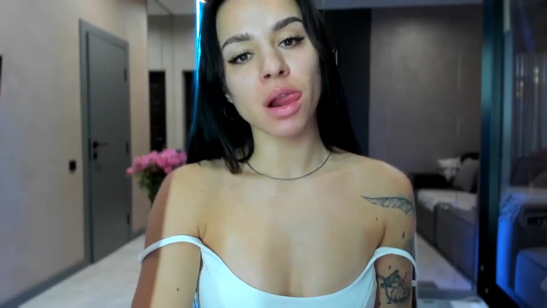 Gallery image thumbnail from swtAlterEgo's myfreecams stream on, 10/15/2024, 04:57 image 19 of 20