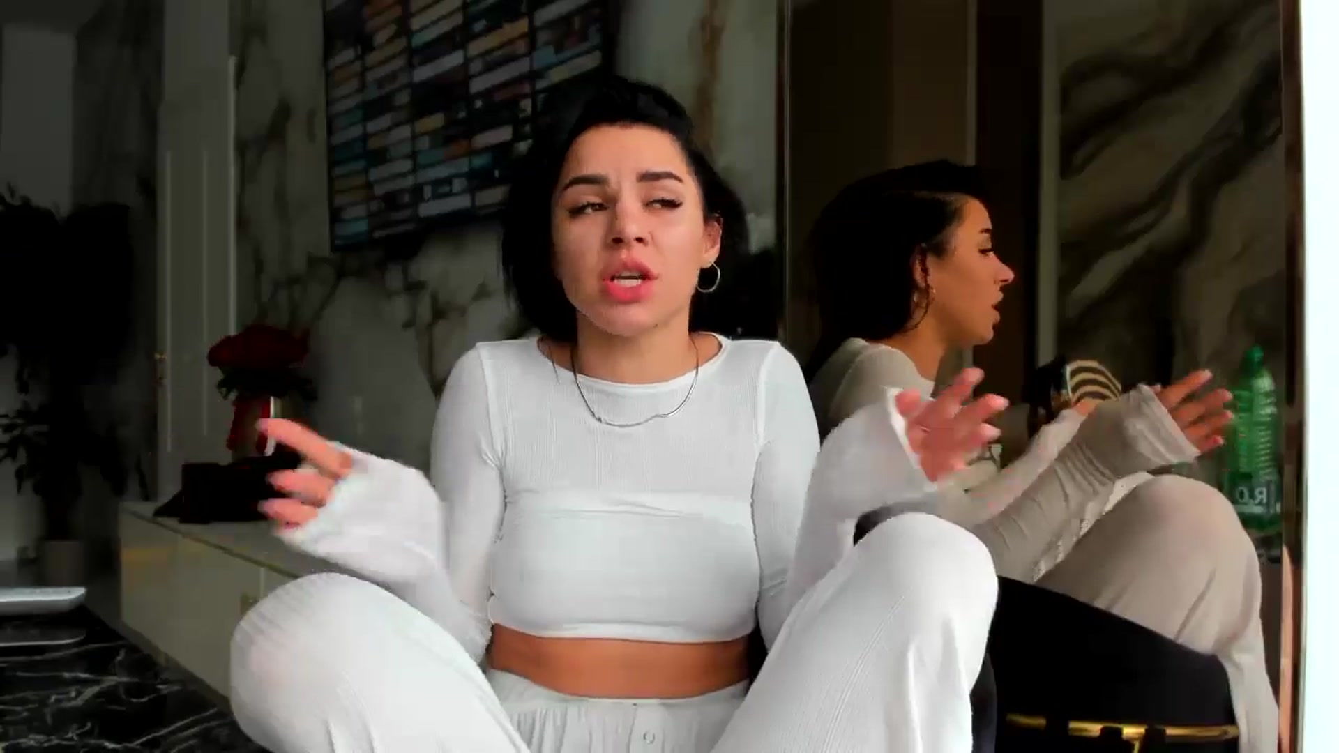 Gallery image thumbnail from swtAlterEgo's myfreecams stream on, 10/19/2024, 05:58 image 20 of 20