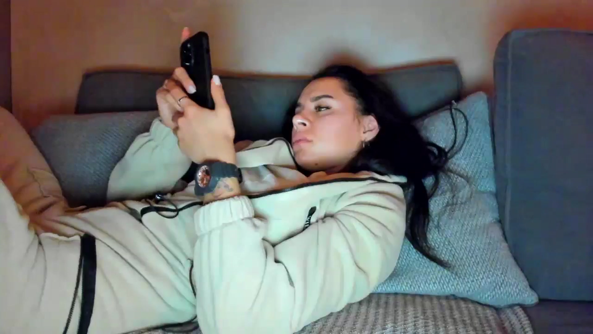 Gallery image thumbnail from swtAlterEgo's myfreecams stream on, 11/10/2024, 24:58 image 13 of 20