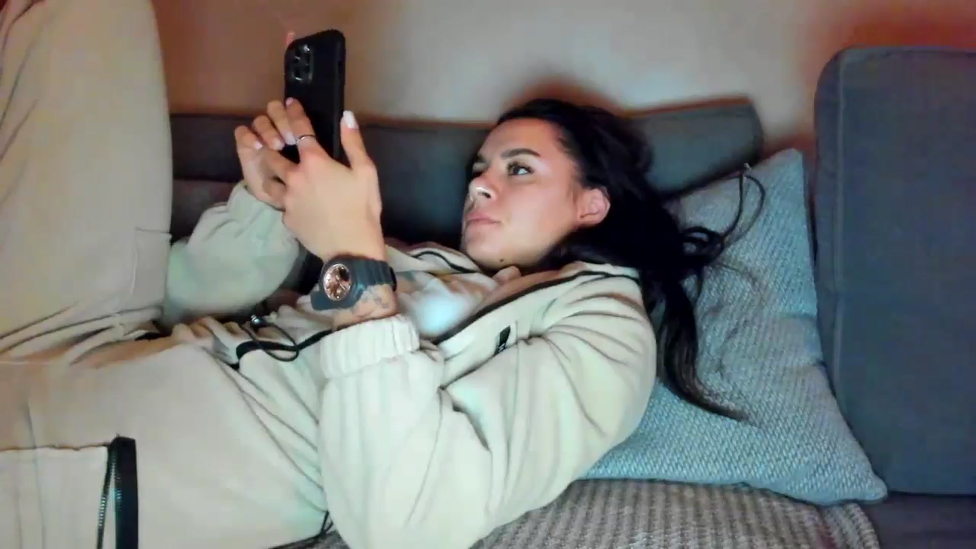 Gallery image thumbnail from swtAlterEgo's myfreecams stream on, 11/10/2024, 24:58 image 10 of 20