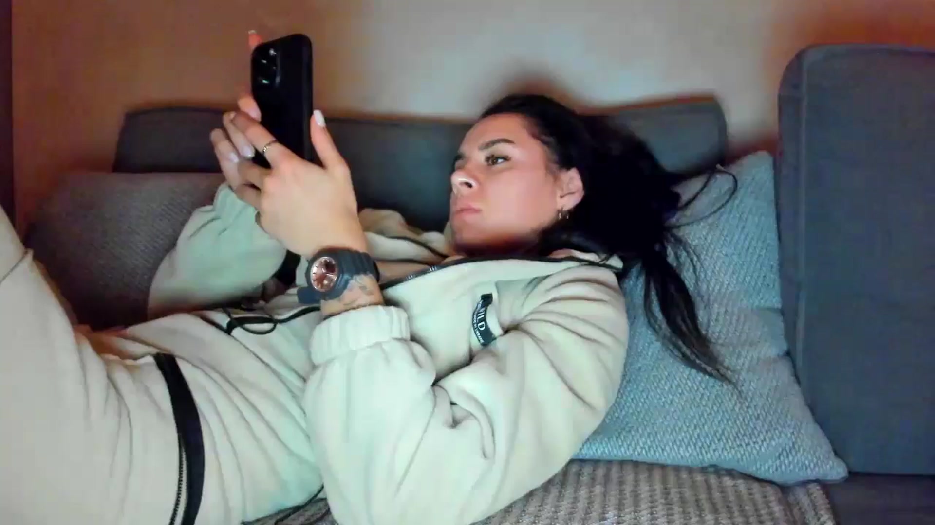 Gallery image thumbnail from swtAlterEgo's myfreecams stream on, 11/10/2024, 24:58 image 7 of 20