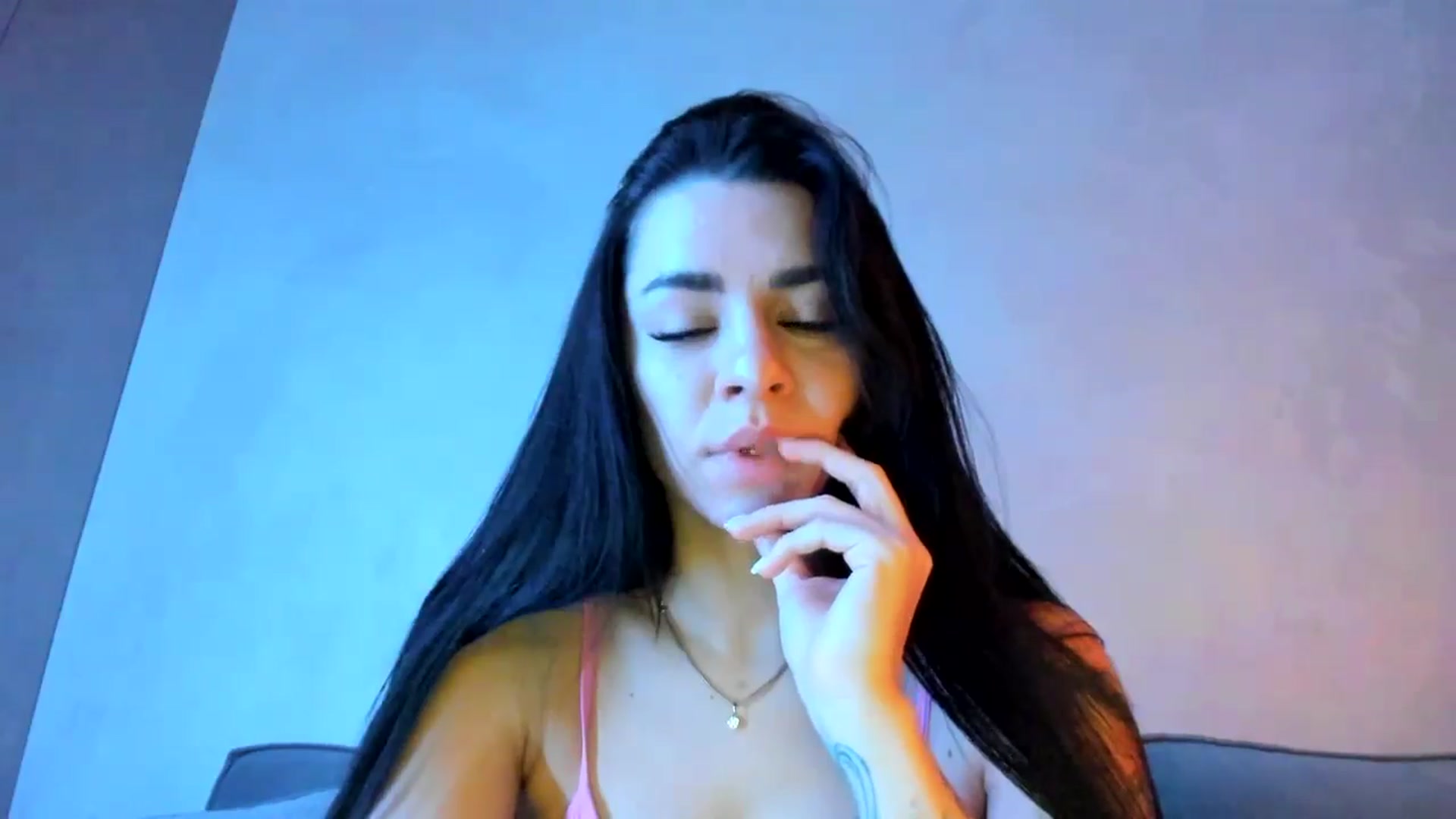 Gallery image thumbnail from swtAlterEgo's myfreecams stream on, 11/10/2024, 21:51 image 19 of 20