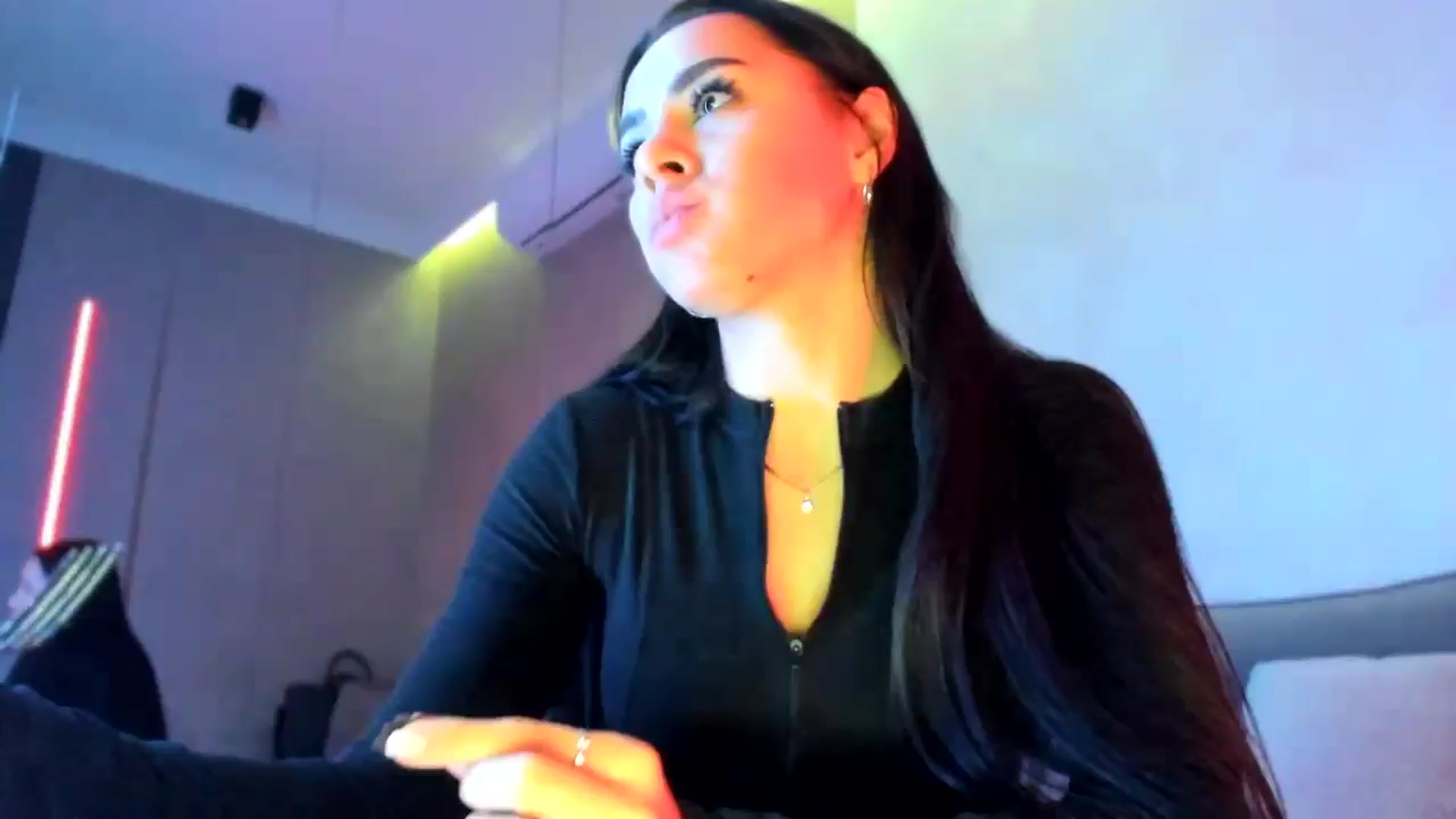 Gallery image thumbnail from swtAlterEgo's myfreecams stream on, 11/17/2024, 22:18 image 17 of 20