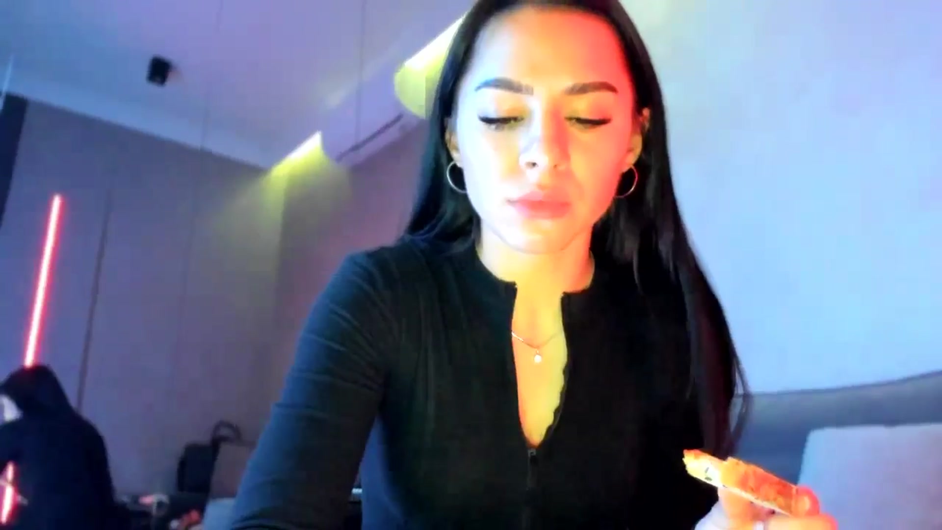 Gallery image thumbnail from swtAlterEgo's myfreecams stream on, 11/17/2024, 22:18 image 16 of 20