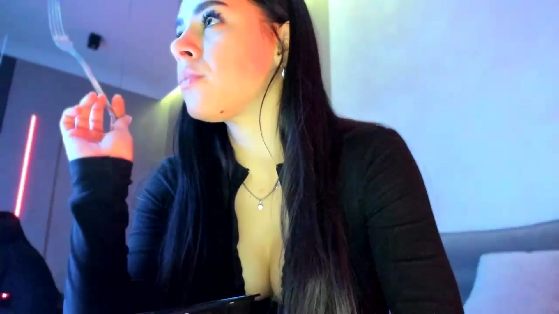 Gallery image thumbnail from swtAlterEgo's myfreecams stream on, 11/17/2024, 22:18 image 18 of 20