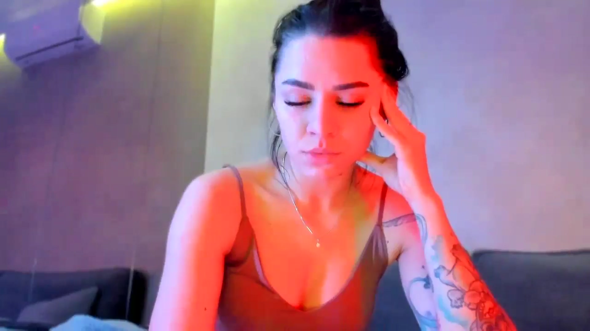 Gallery image thumbnail from swtAlterEgo's myfreecams stream on, 11/26/2024, 06:50 image 16 of 20