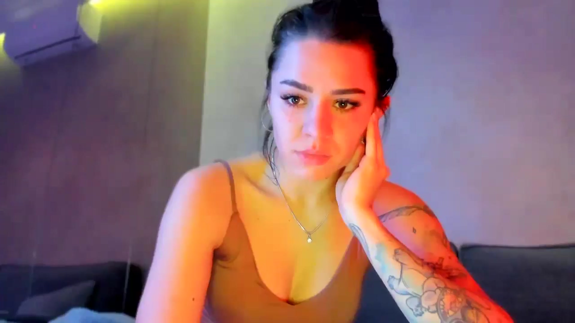 Gallery image thumbnail from swtAlterEgo's myfreecams stream on, 11/26/2024, 06:50 image 14 of 20
