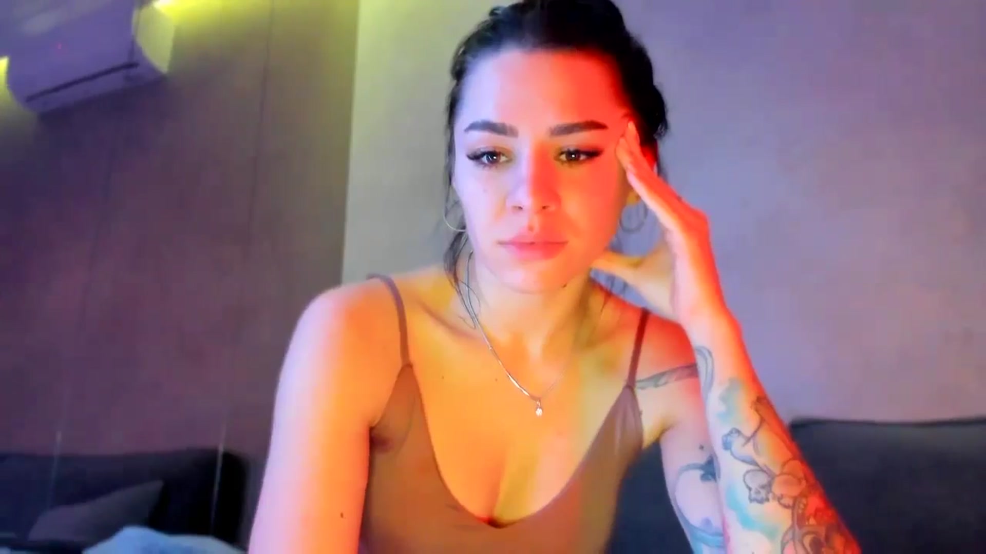 Gallery image thumbnail from swtAlterEgo's myfreecams stream on, 11/26/2024, 06:50 image 20 of 20