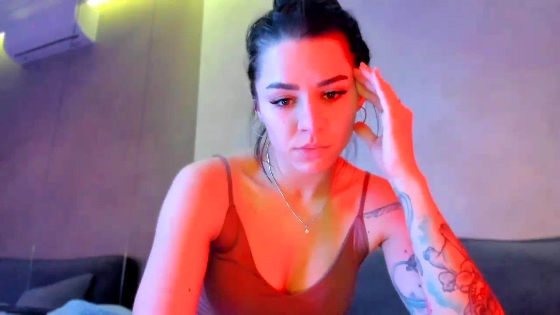 Gallery image thumbnail from swtAlterEgo's myfreecams stream on, 11/26/2024, 06:50 image 13 of 20